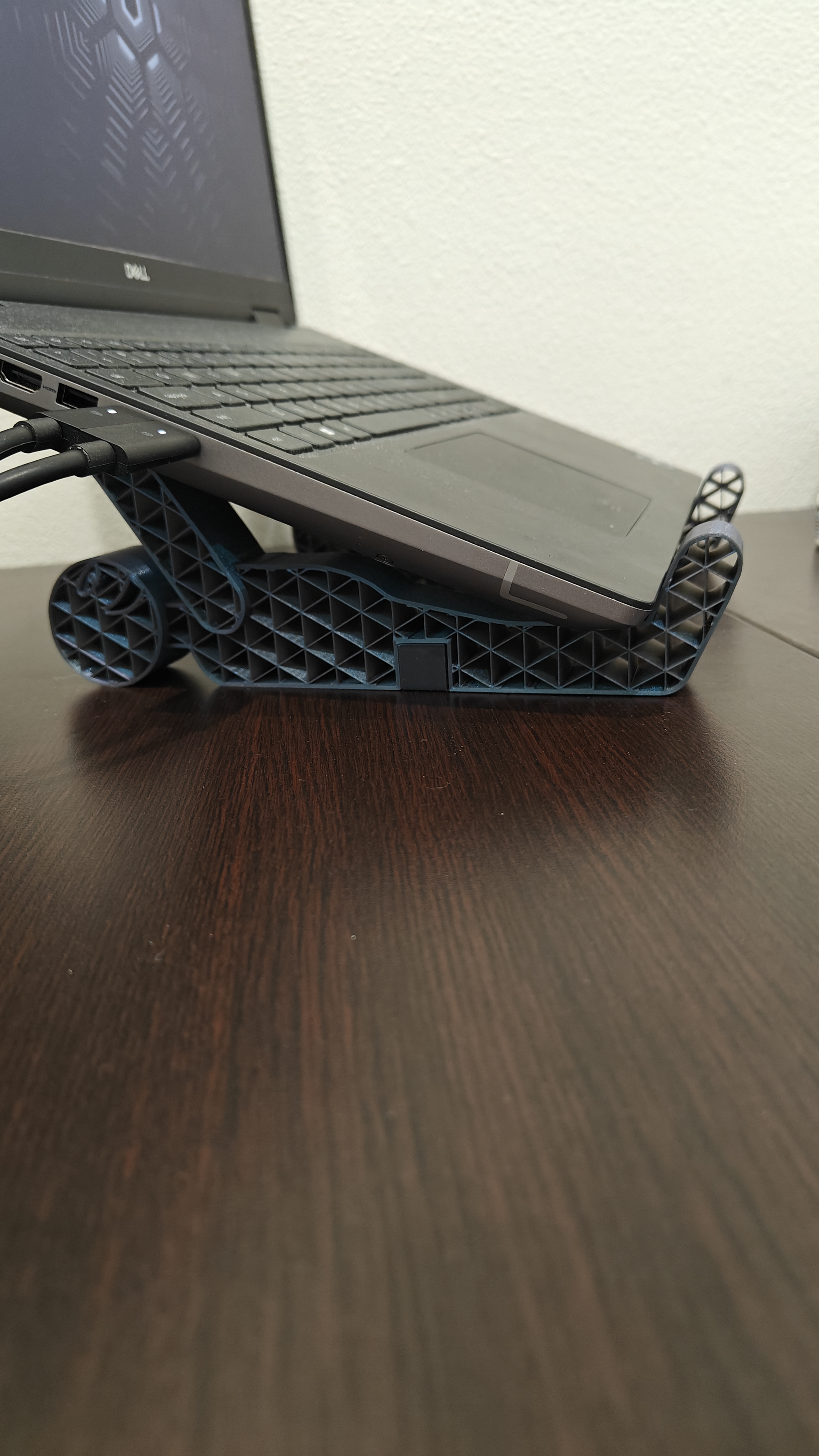 Laptop Stand Man