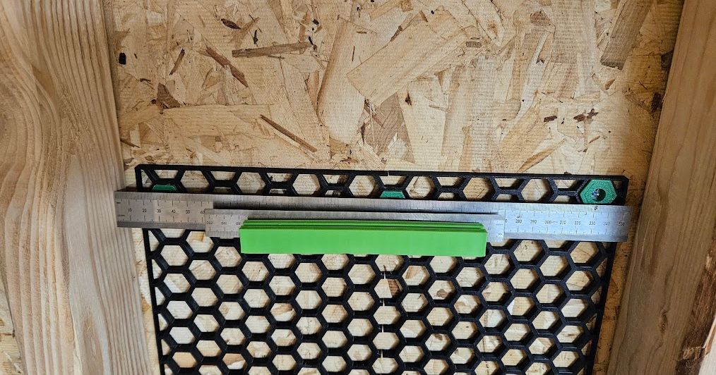 HSW Honeycomb Storage Wall Ruler Holder Remix by shaxs | Download free ...