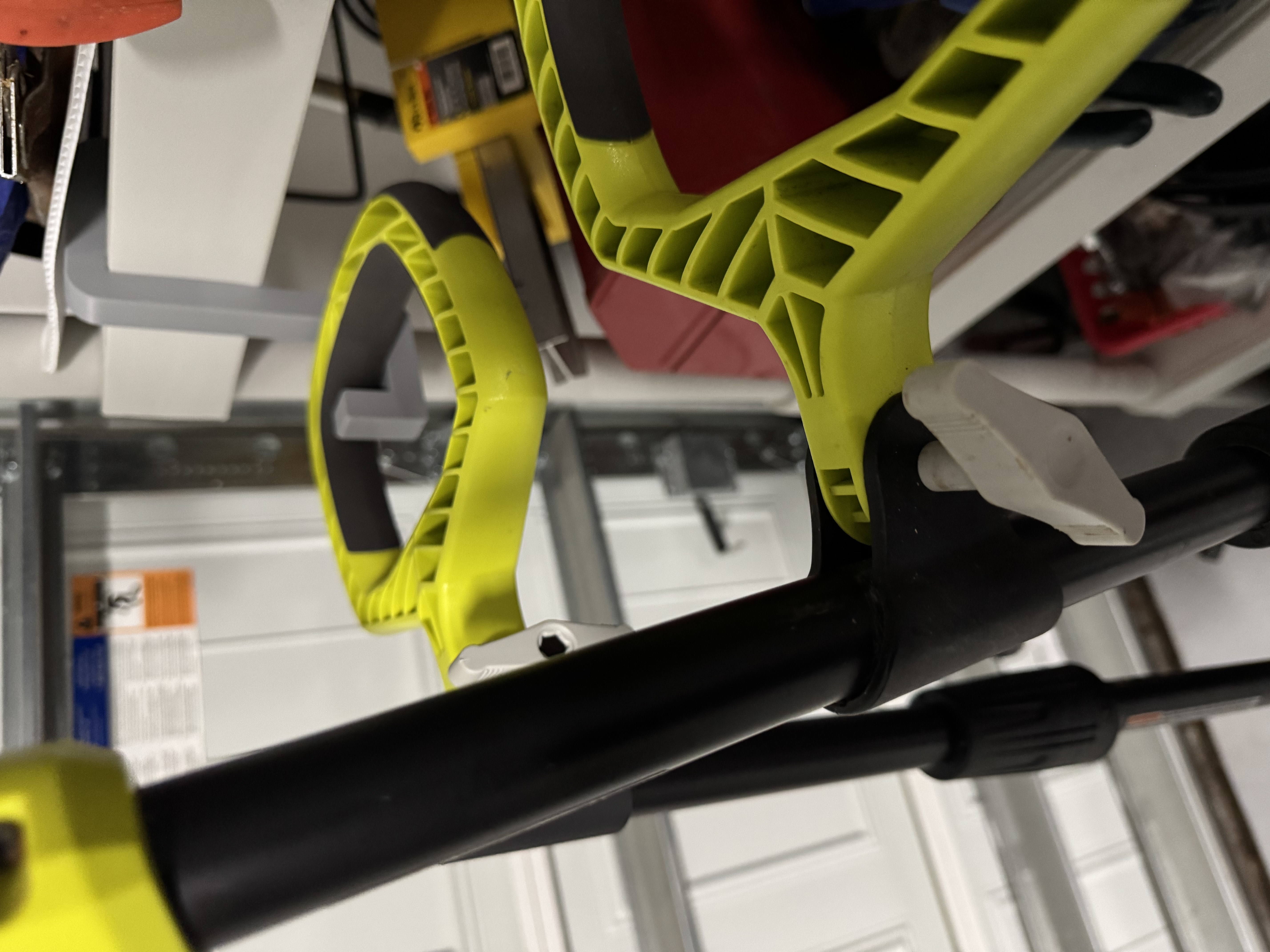 Yard Equipment Hook — miniatura 2