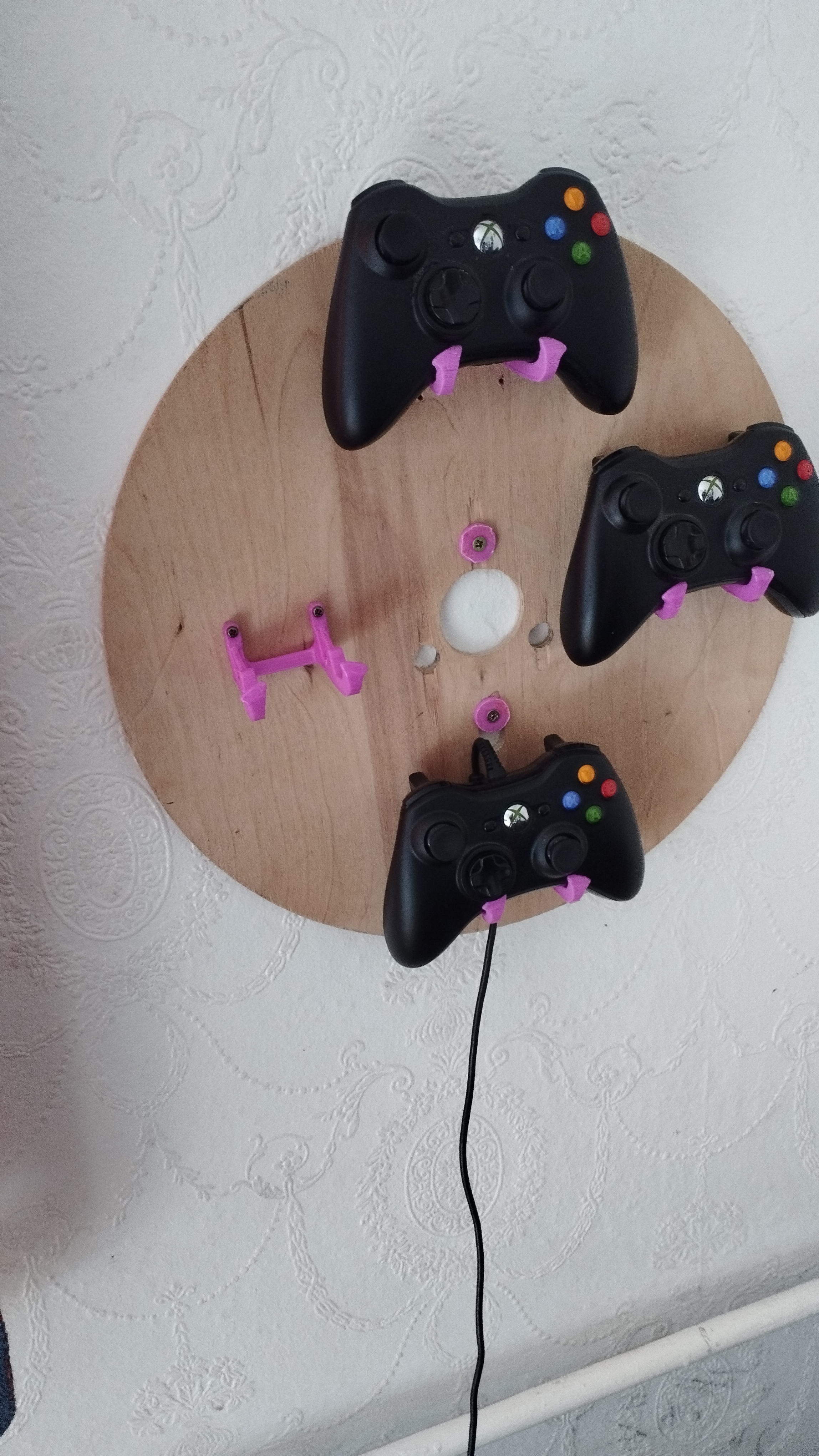 Xbox 360 Controller Holder with holes