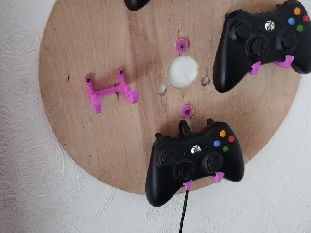 Xbox 360 Controller Holder with holes