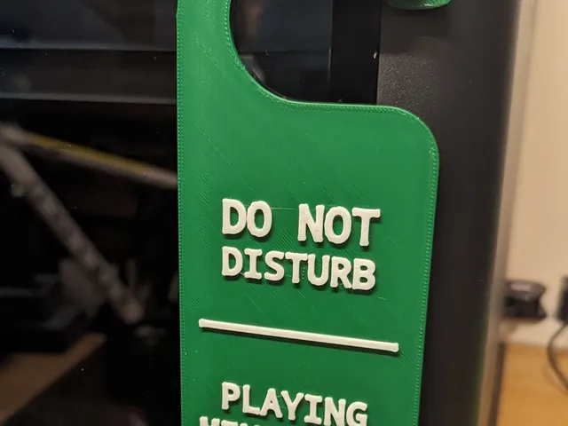Door Hanger - Playing Minecraft