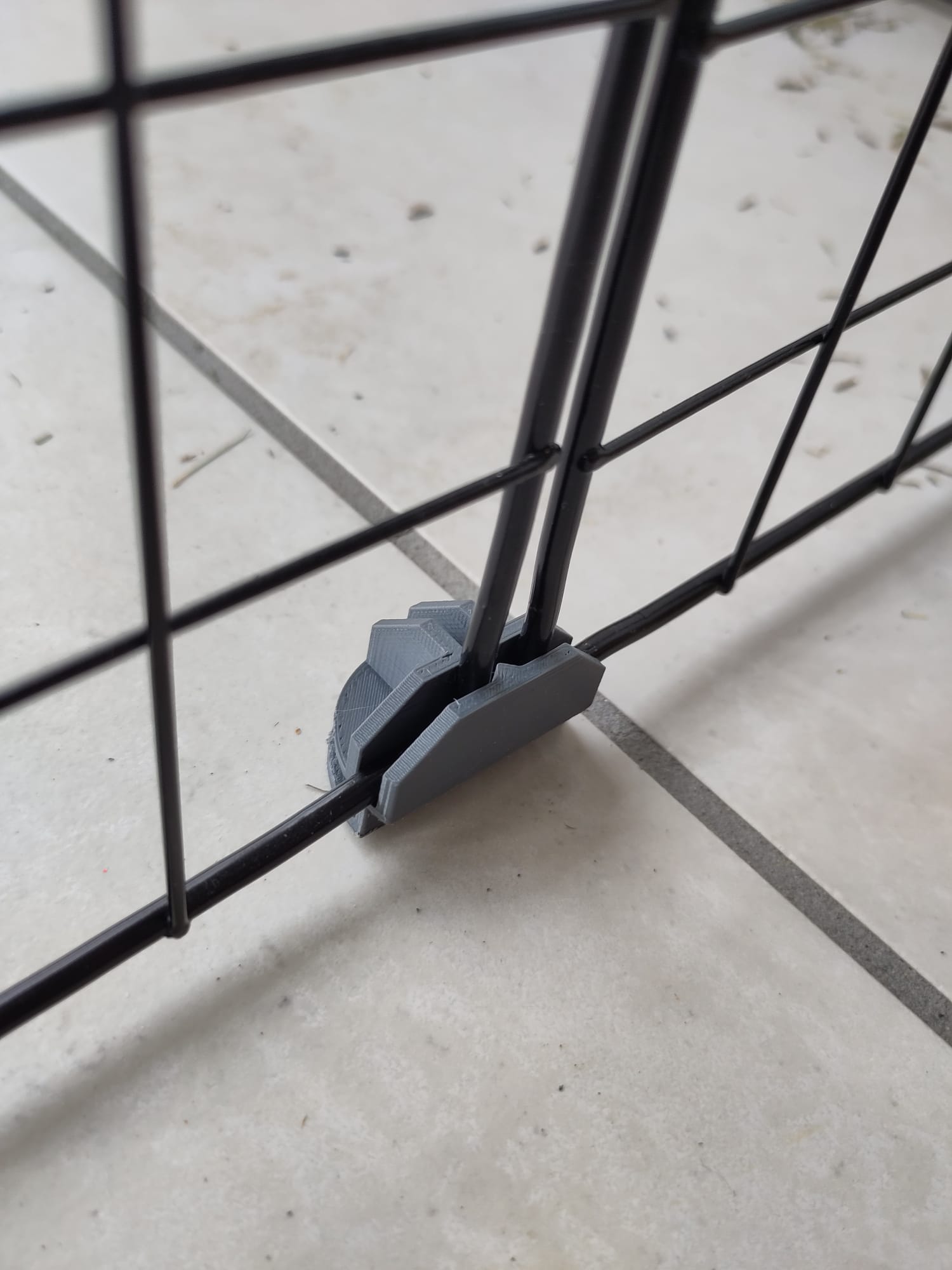 Picture of Customizable Connectors for Modular Rabbit Enclosures and Shelving ...