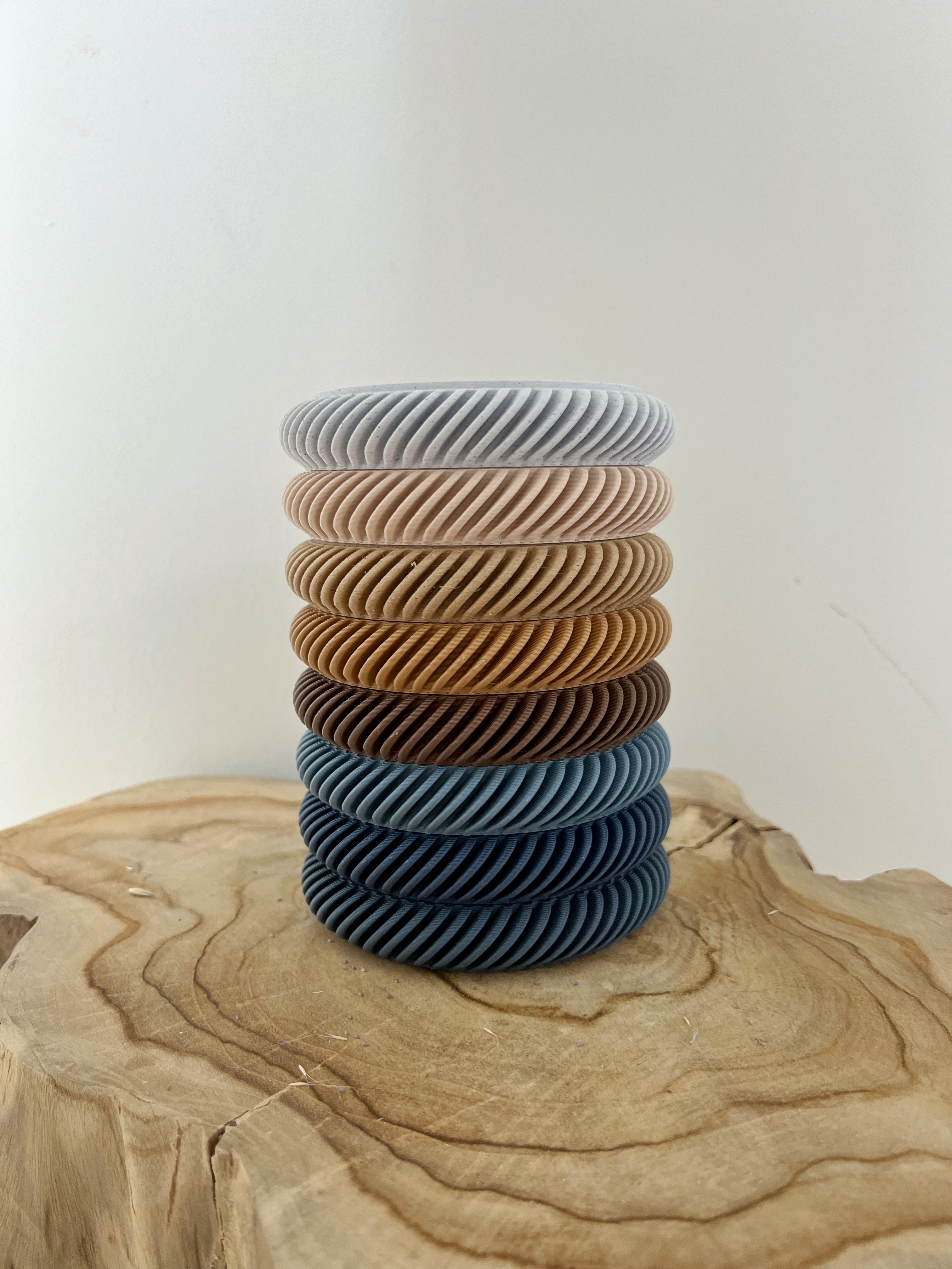 stackable tray flat round
