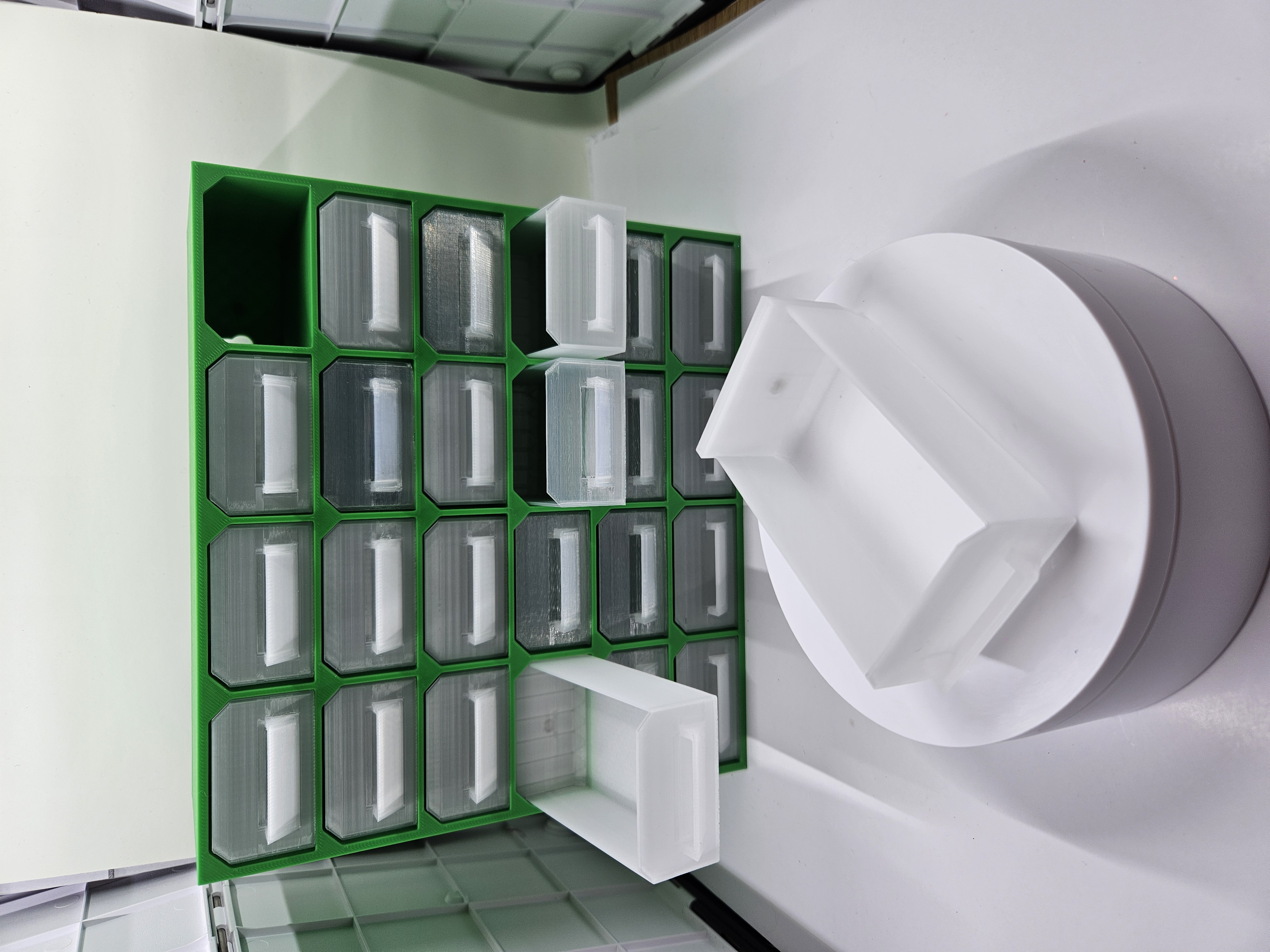 Miniatura 5 do modelo 3D 24 drawer storage unit