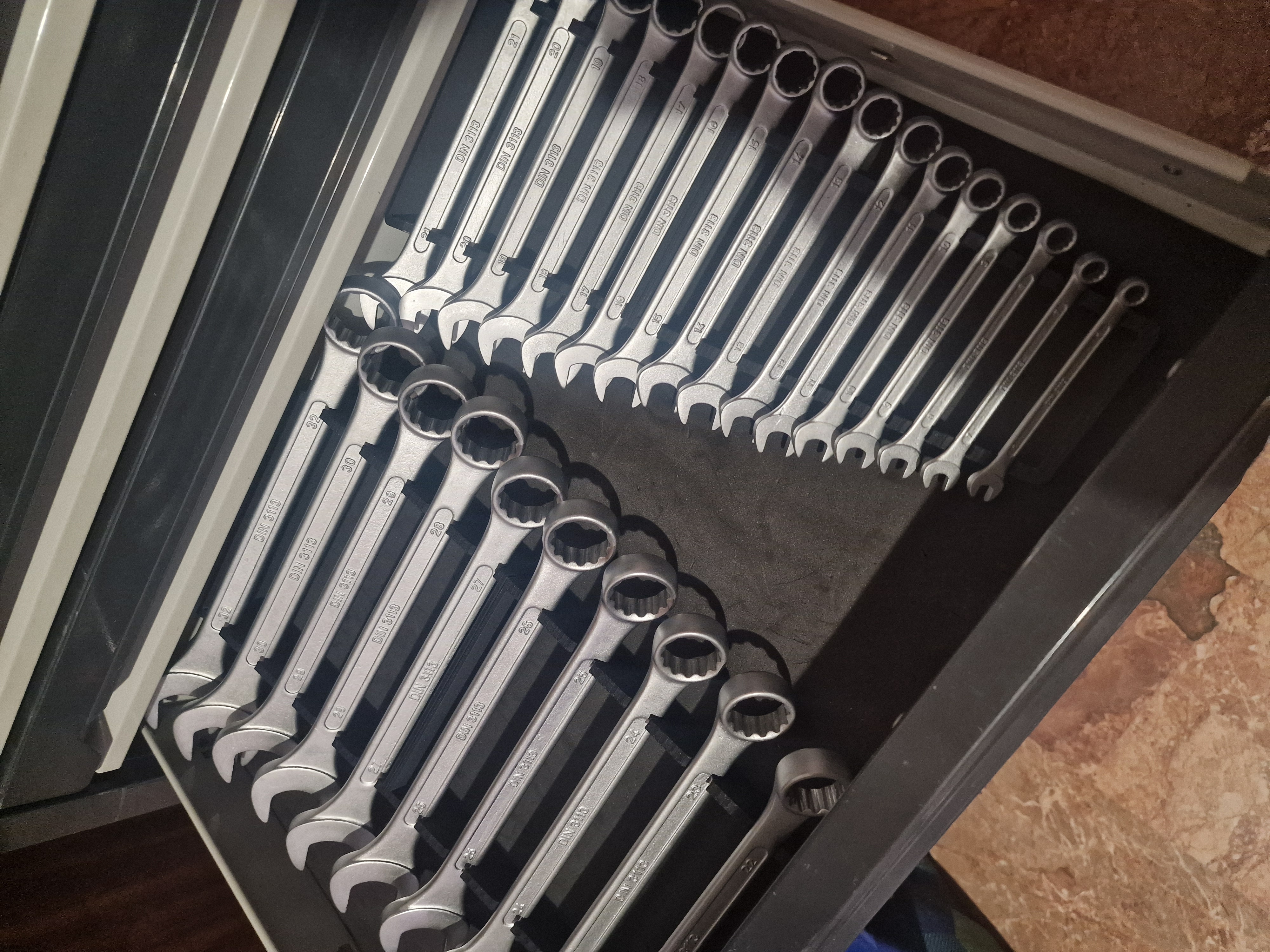Wiesemann wrench organizer