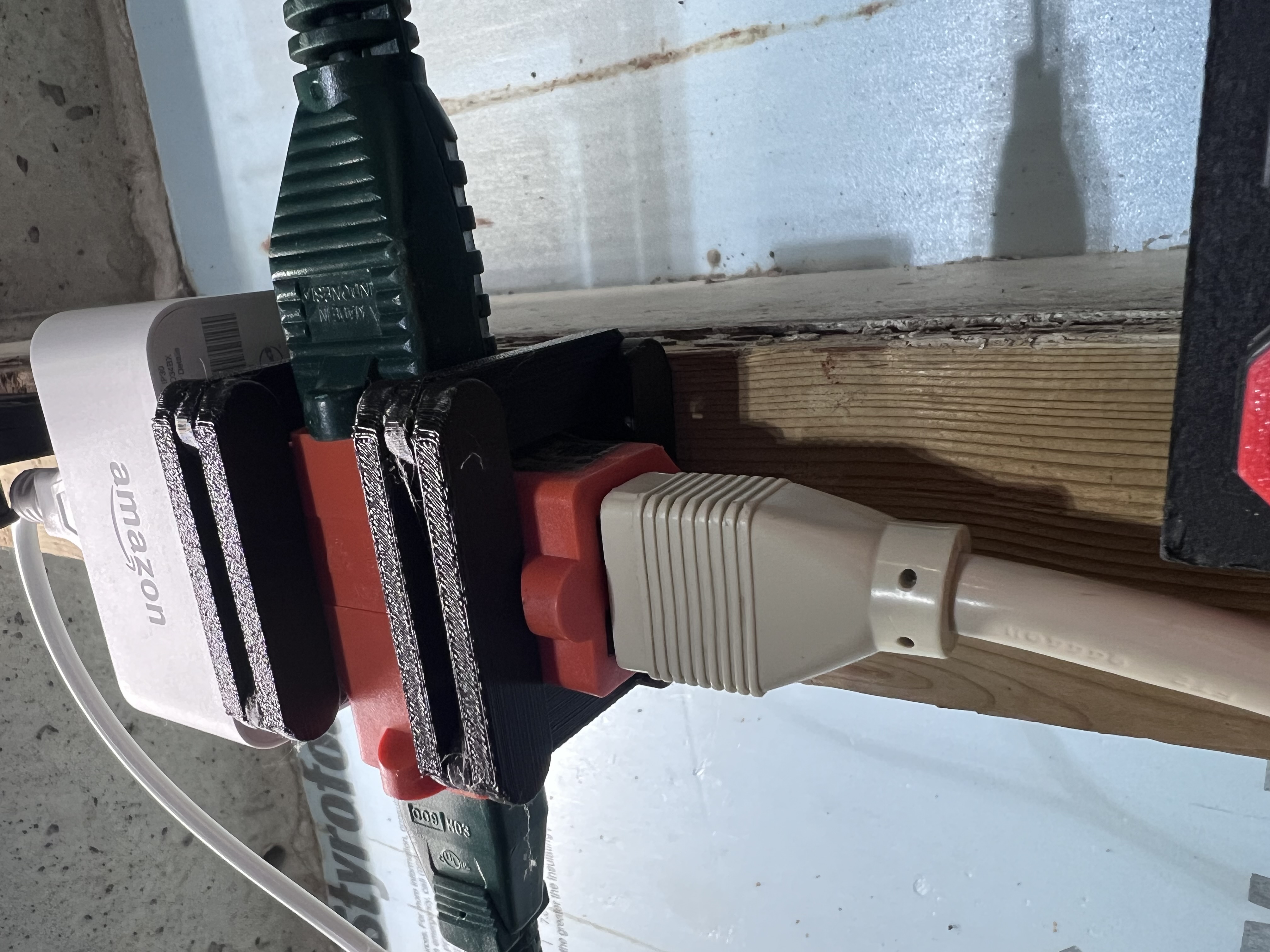 Standard 3 Way Electrical Cord Splitter Articulating Mount