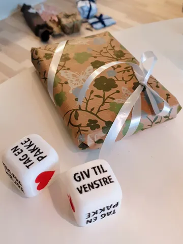 Dice for christmas game ( Pakkeleg )