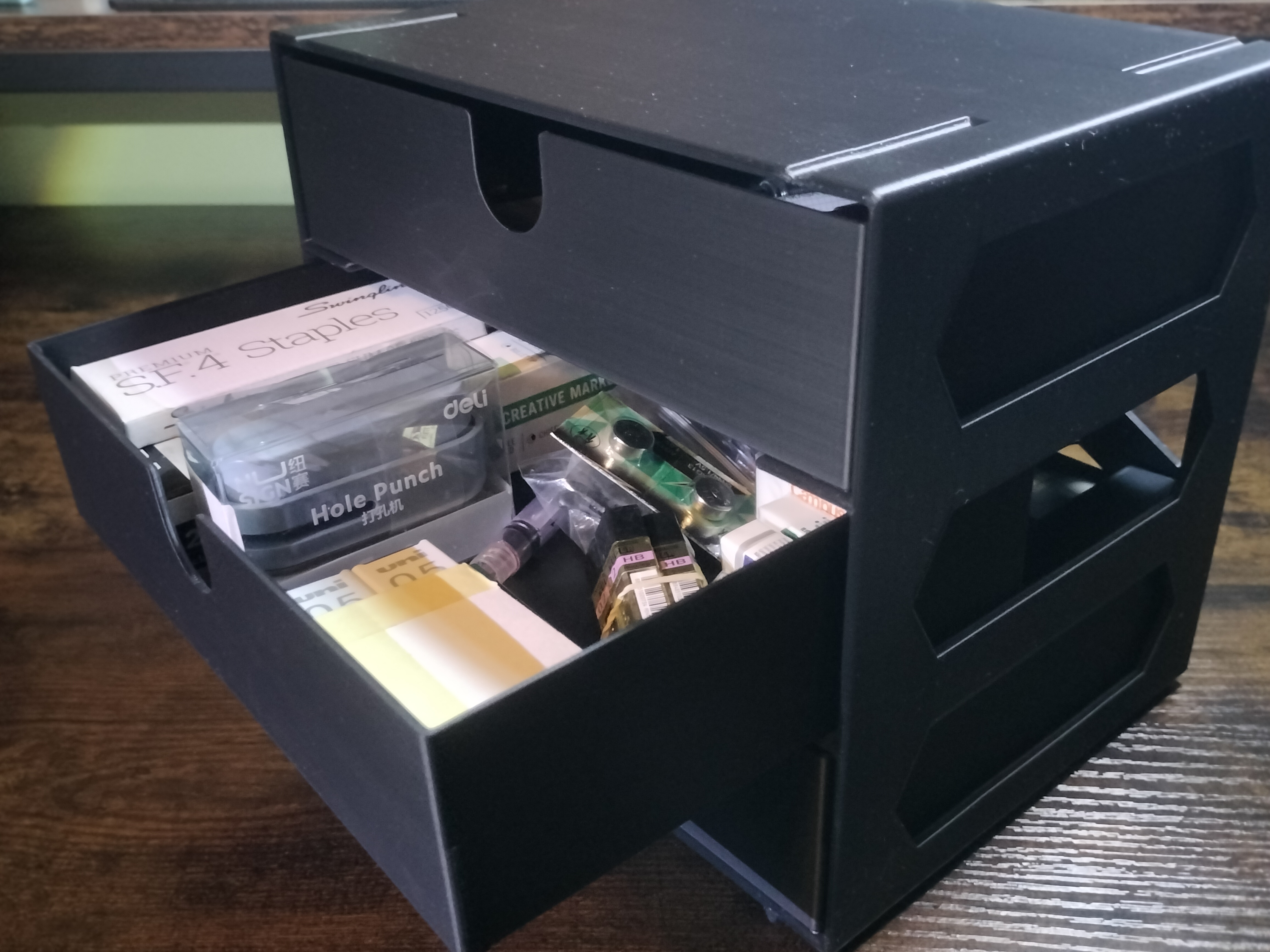 Miniatura 2 do modelo 3D Desktop Organizer - 3 Part Bin Storage - Minimalistic, Stackable, Low-Cost