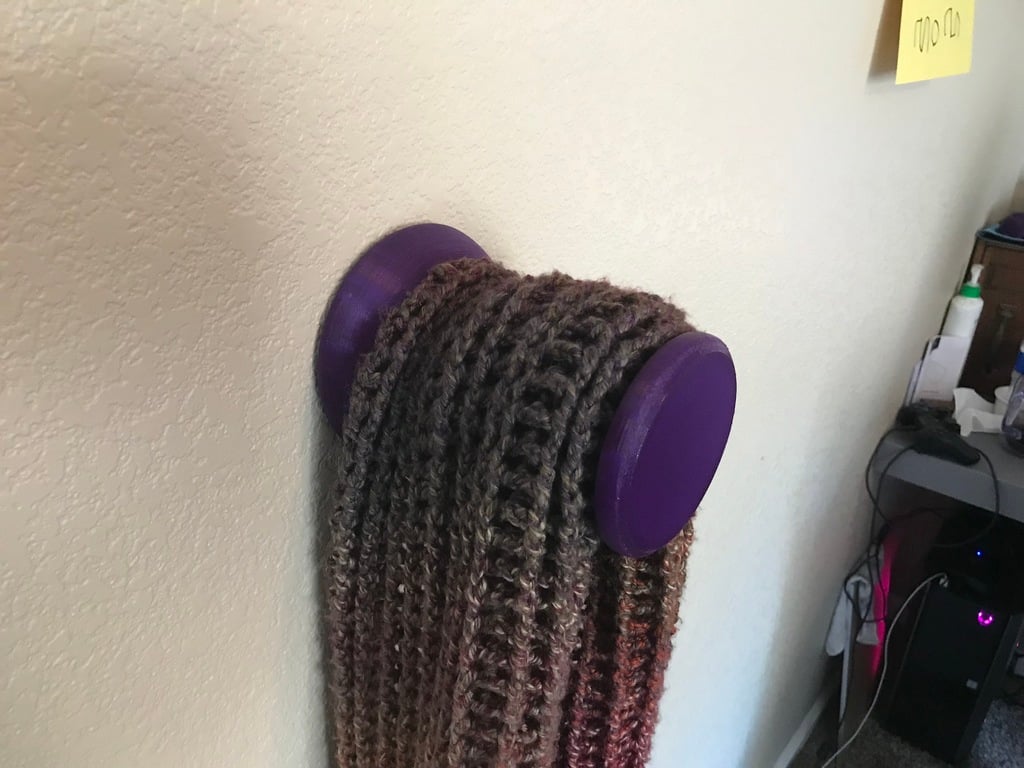 Miniatura 4 do modelo 3D Giant Pushpin wall hook/hanger.