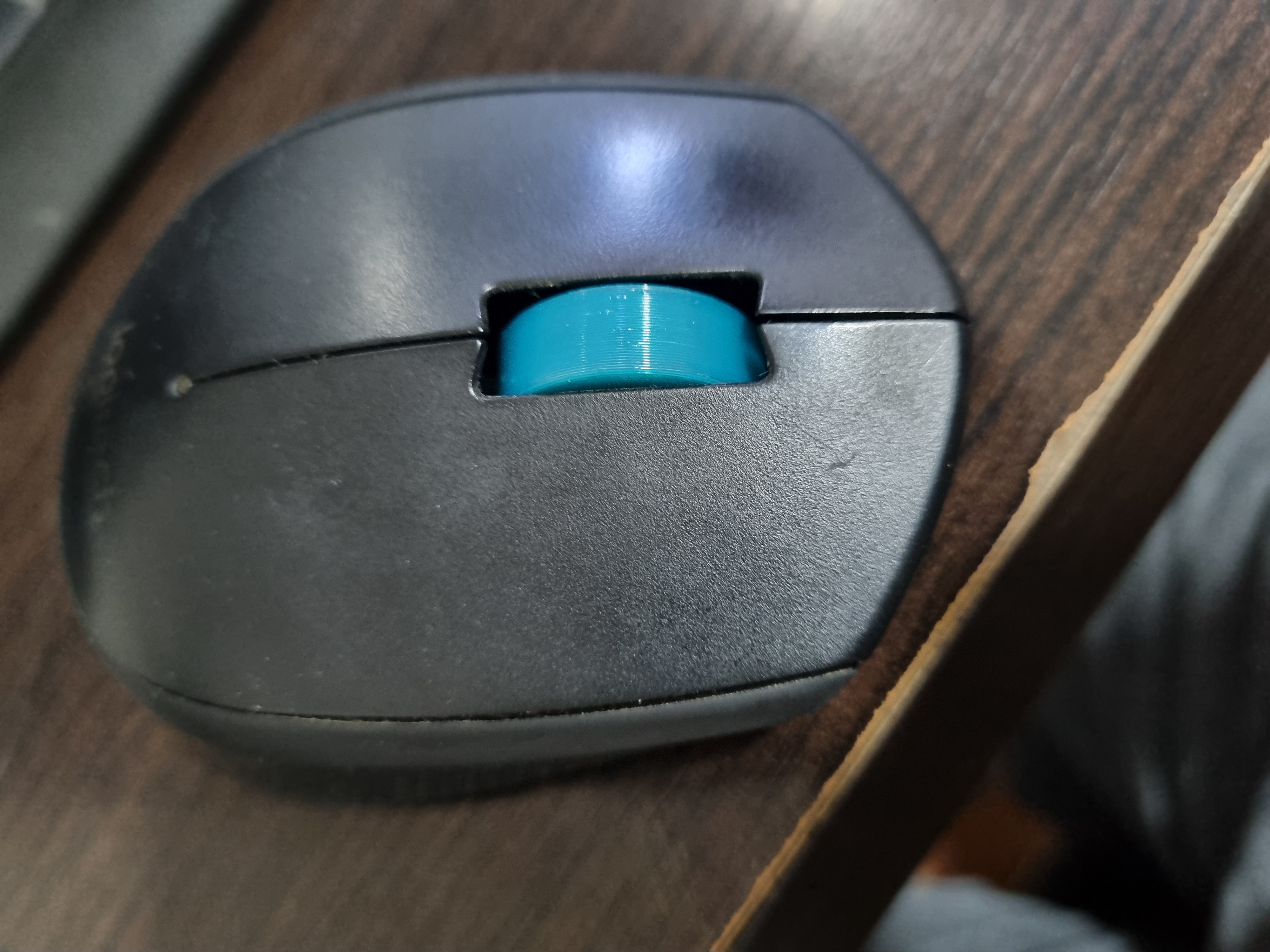 Logitech M280 scroll wheel