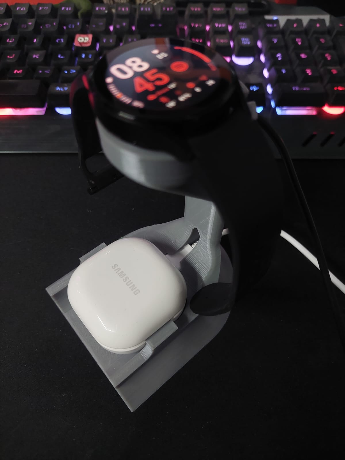 Charger Stand Galaxy watch 4 and Galaxy buds FE