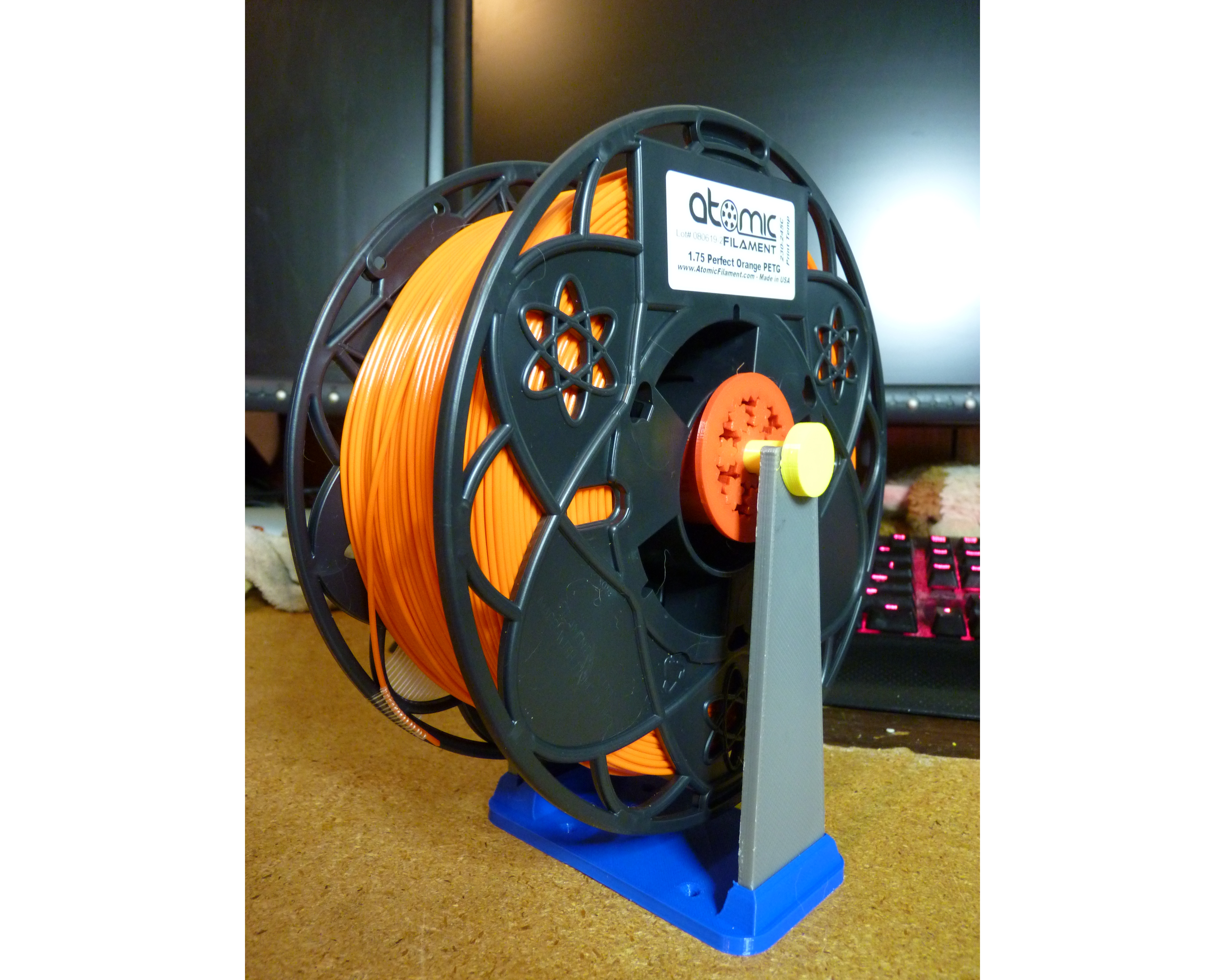 Fully-printable generic spool holder