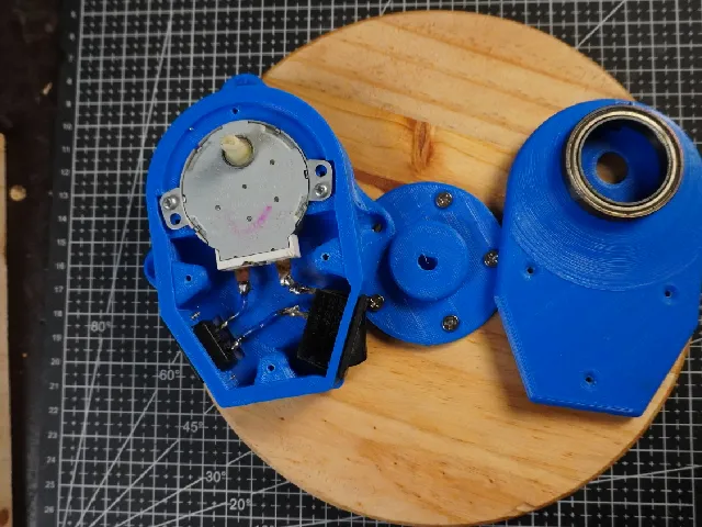 rotating display table