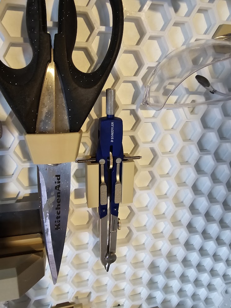 Honeycomb Storage Wall Holder for Staedtler Drawing Compass