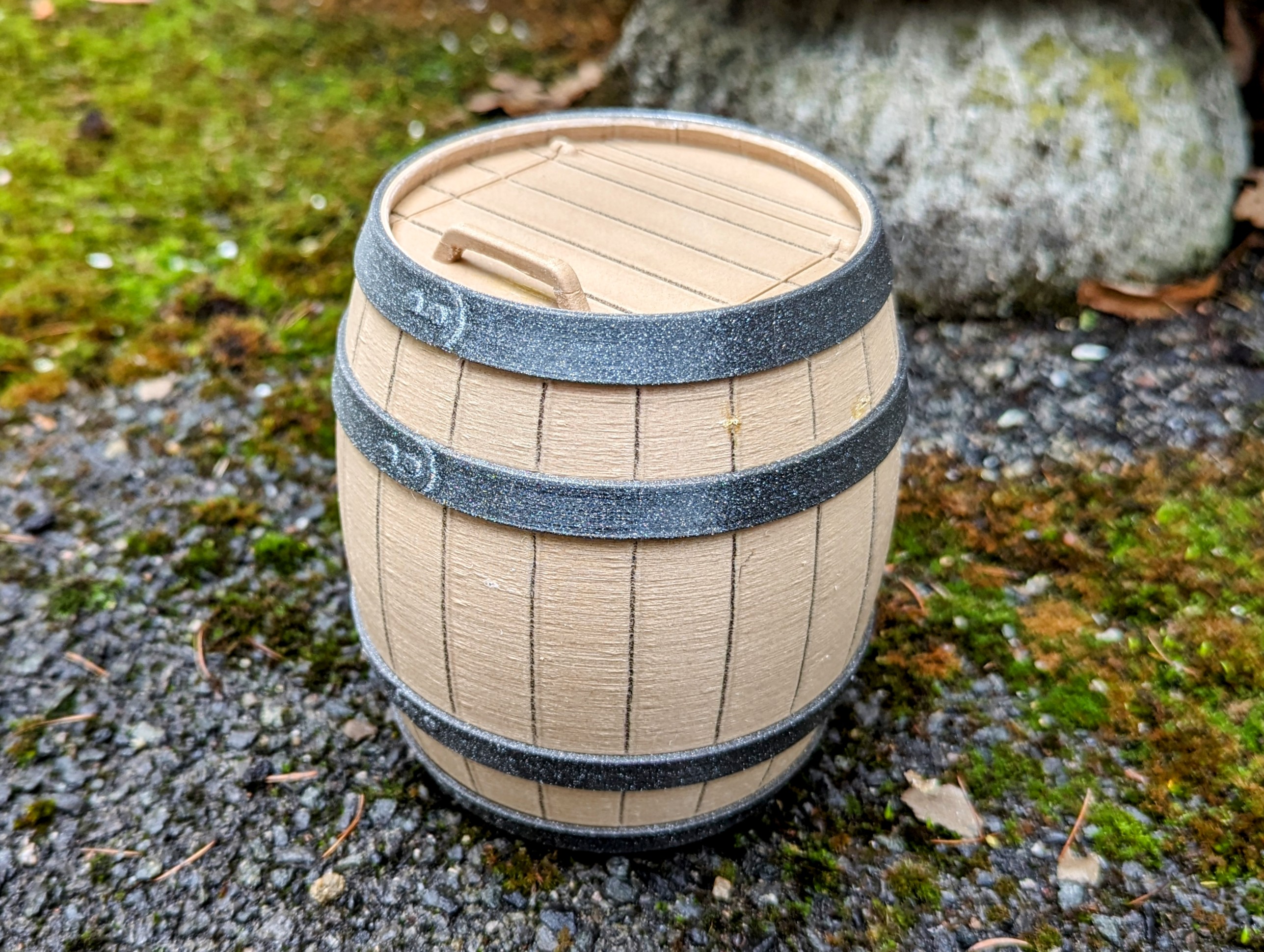 Barrel with Hinged Lid