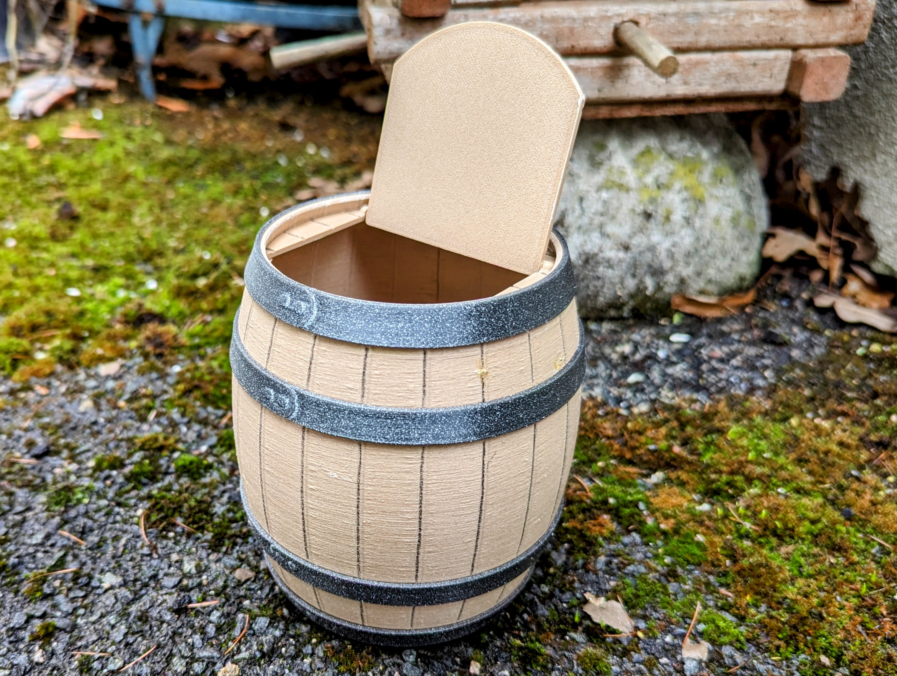 Miniatura 2 do modelo 3D Barrel with Hinged Lid