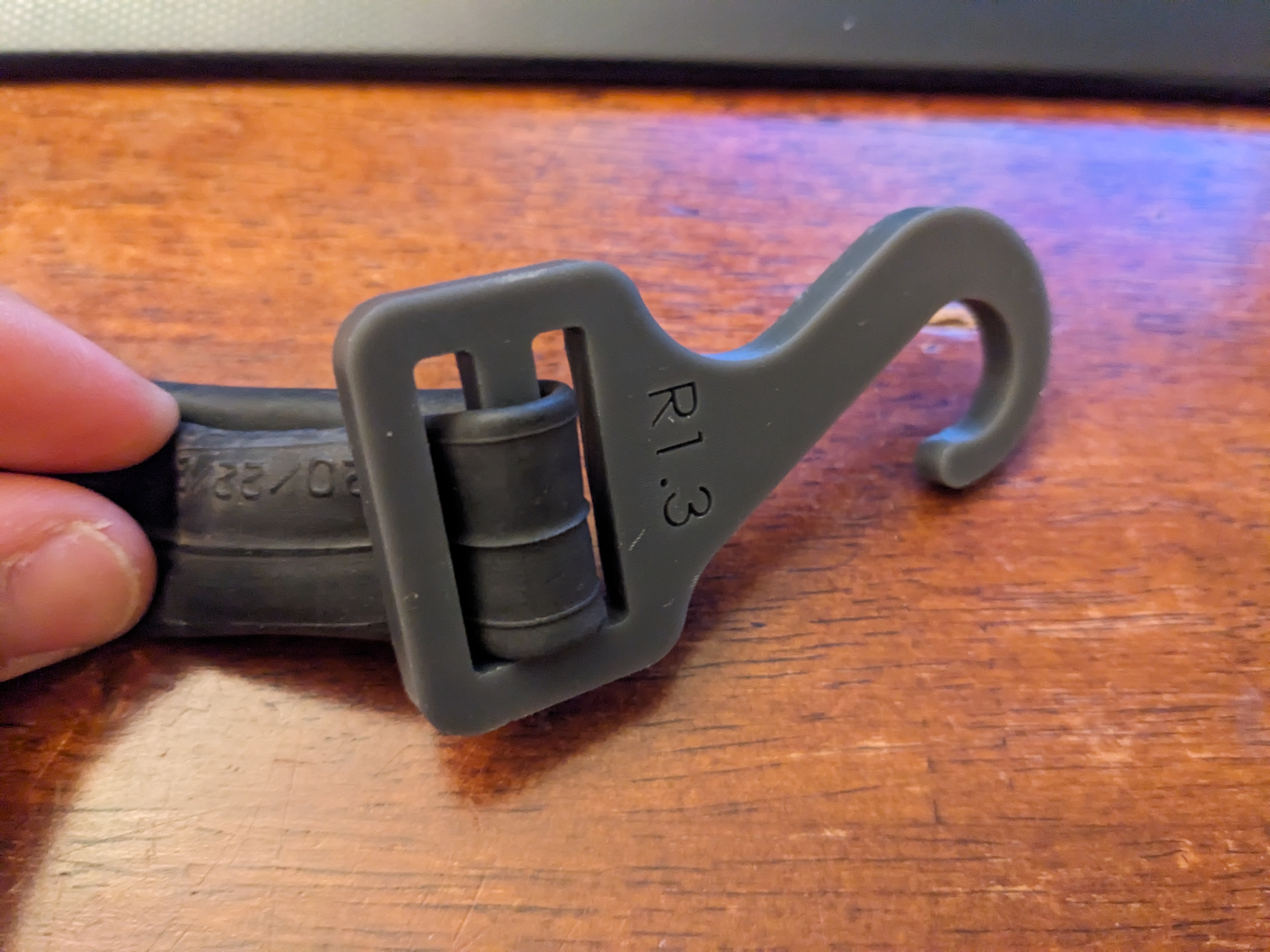 Bungee hook for bike inner tubes
