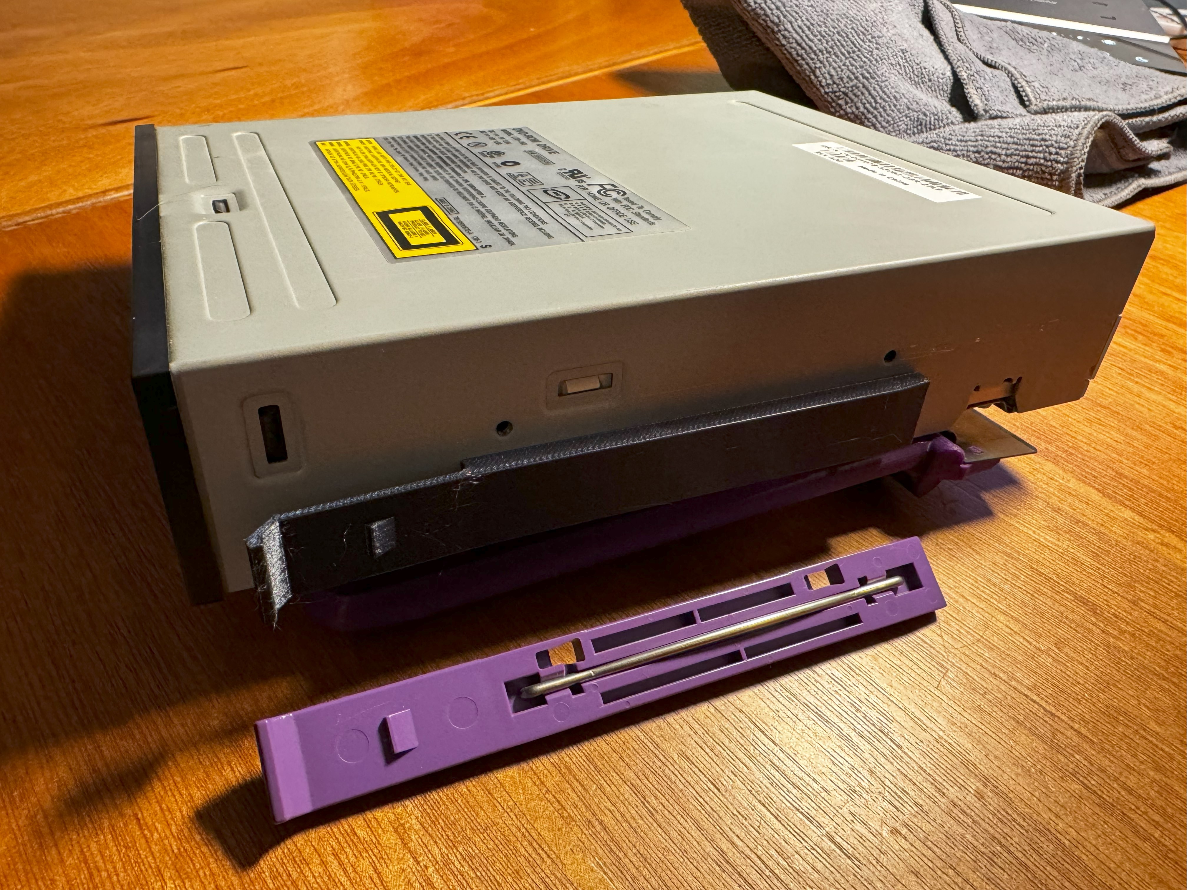5.25in Drive Bay Mounting Rail for Antec SLK2600 Computer Case