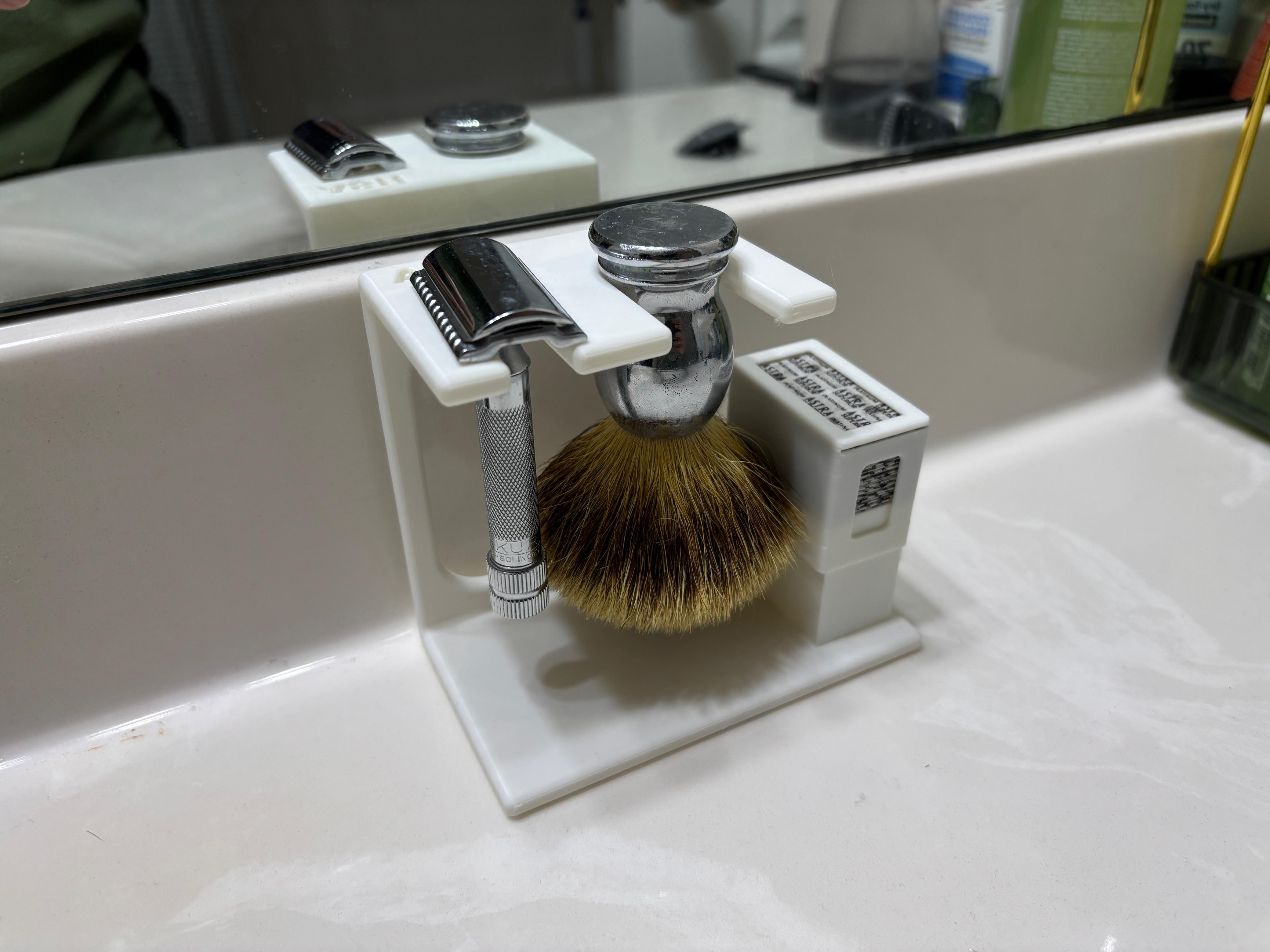 Shaving station (safety razor, brush, blade dispenser)
