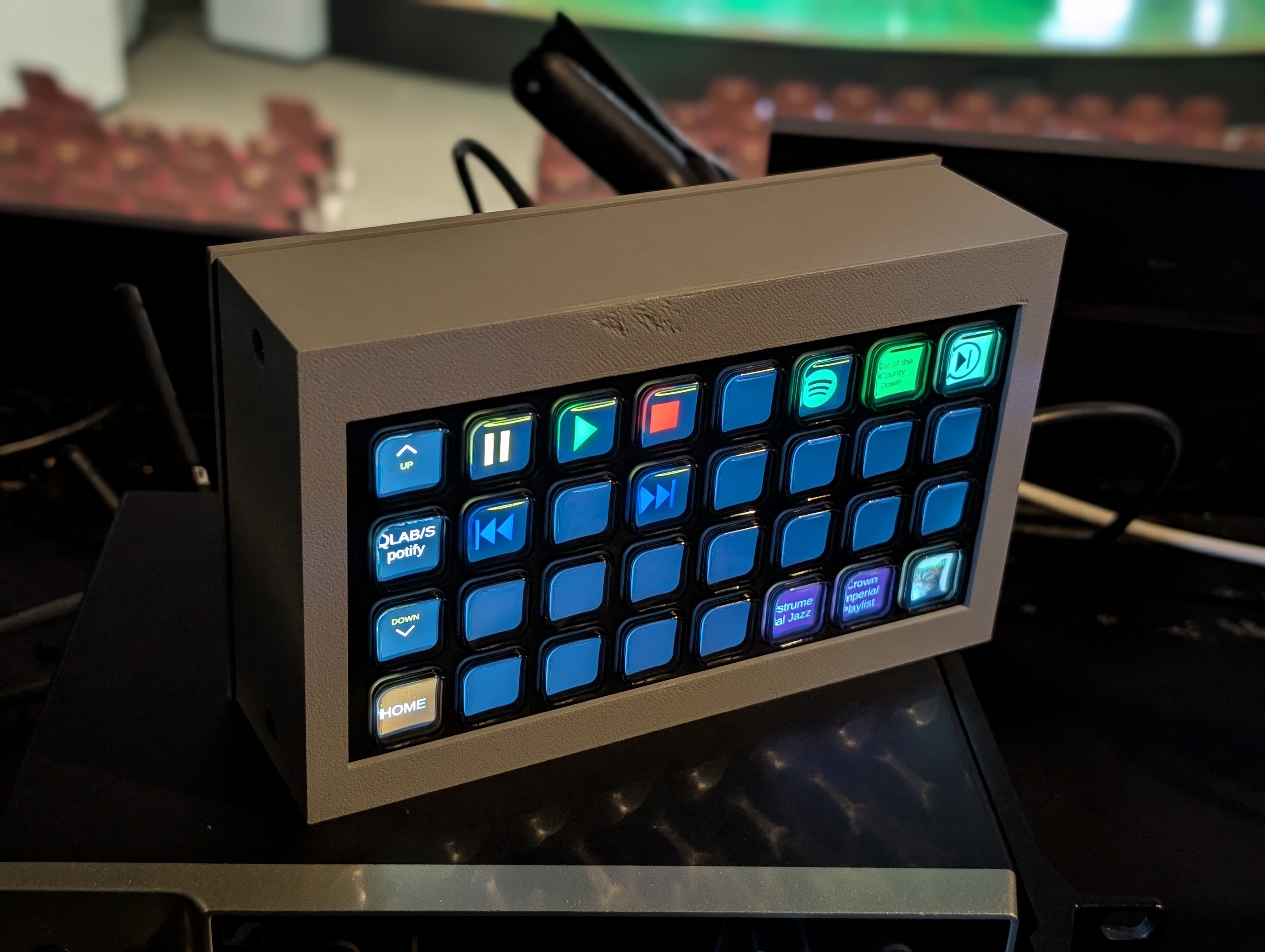 Miniatura 4 do modelo 3D Stream Deck Module 32 Button Wall Mount Box