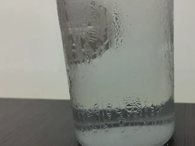 Captures moisture from drinking bottles "sweating"