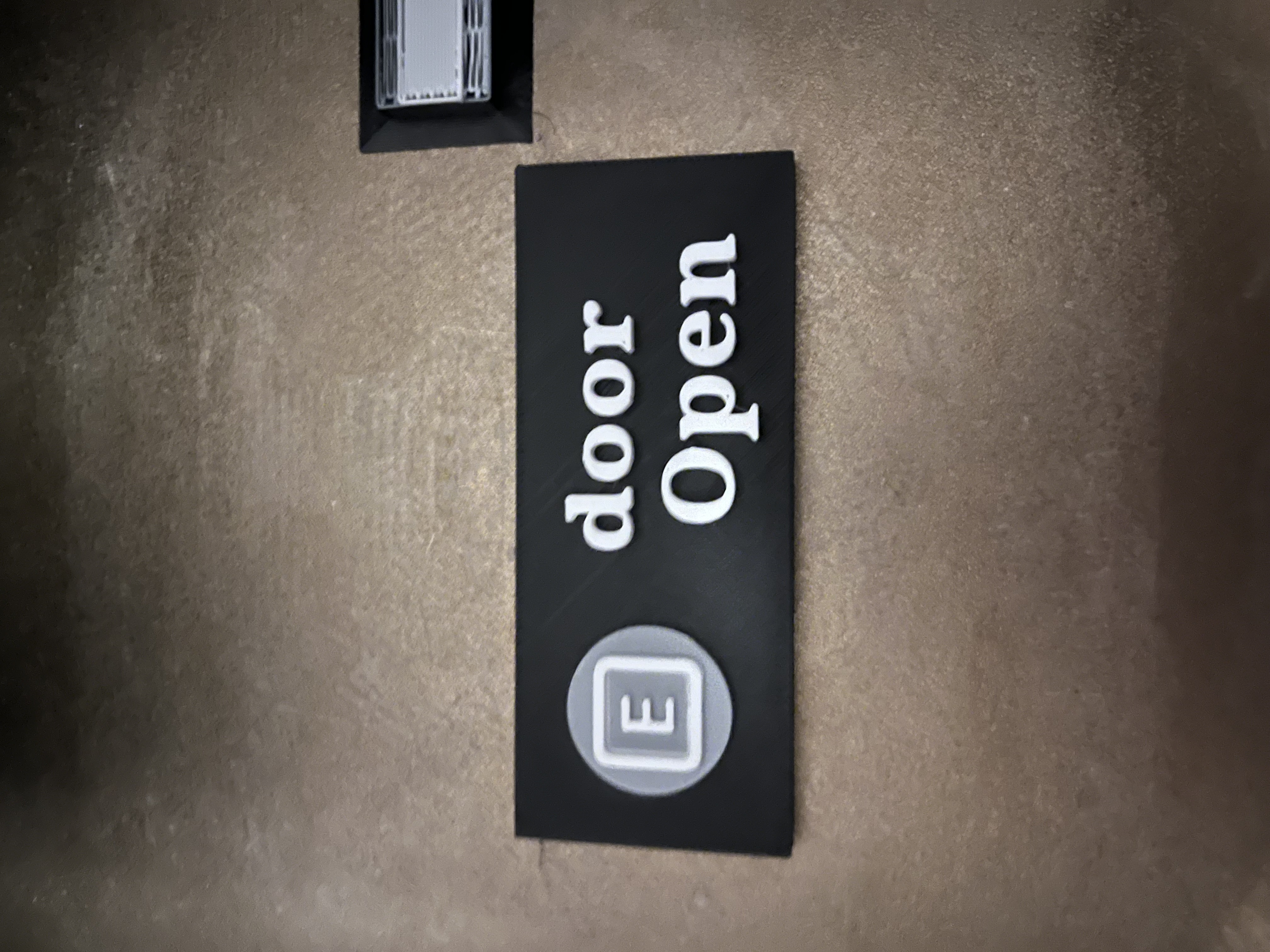 Roblox E open door