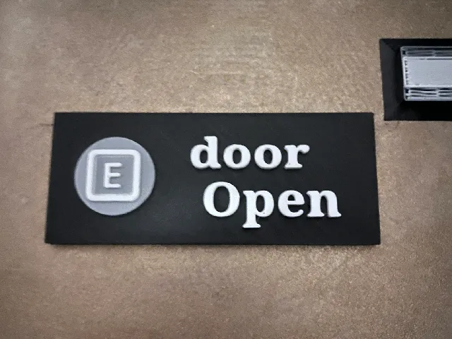Roblox E open door