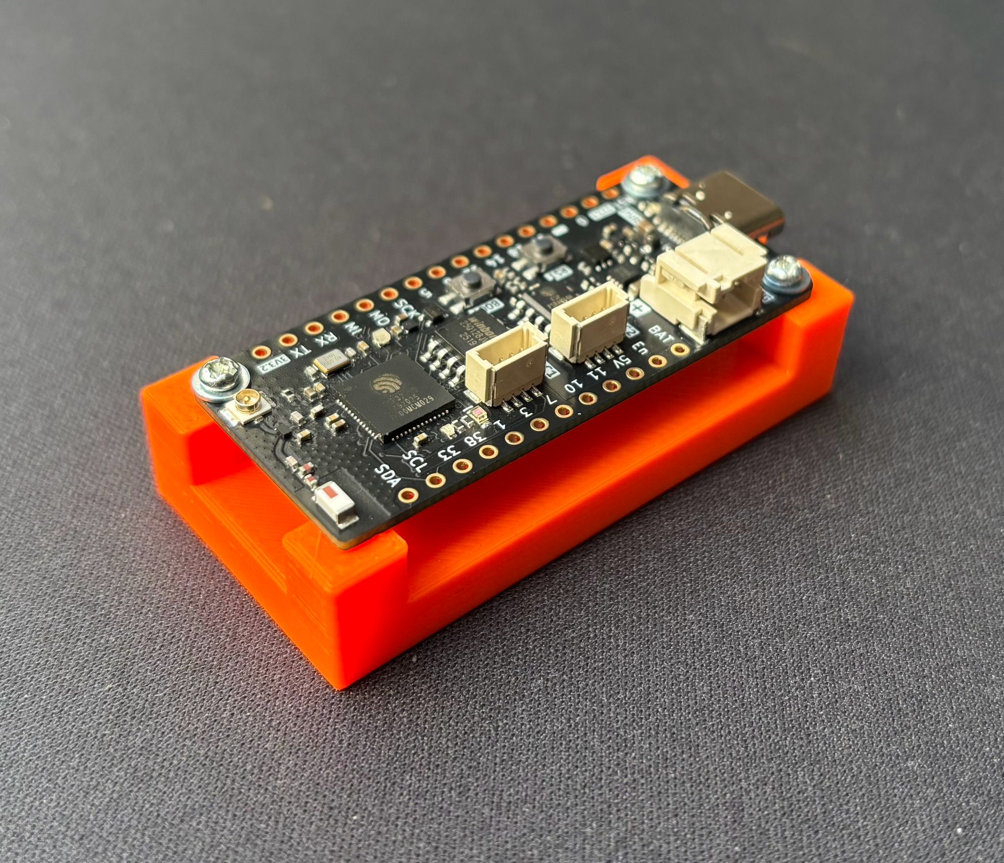 ESP32 FeatherS3D simple stand