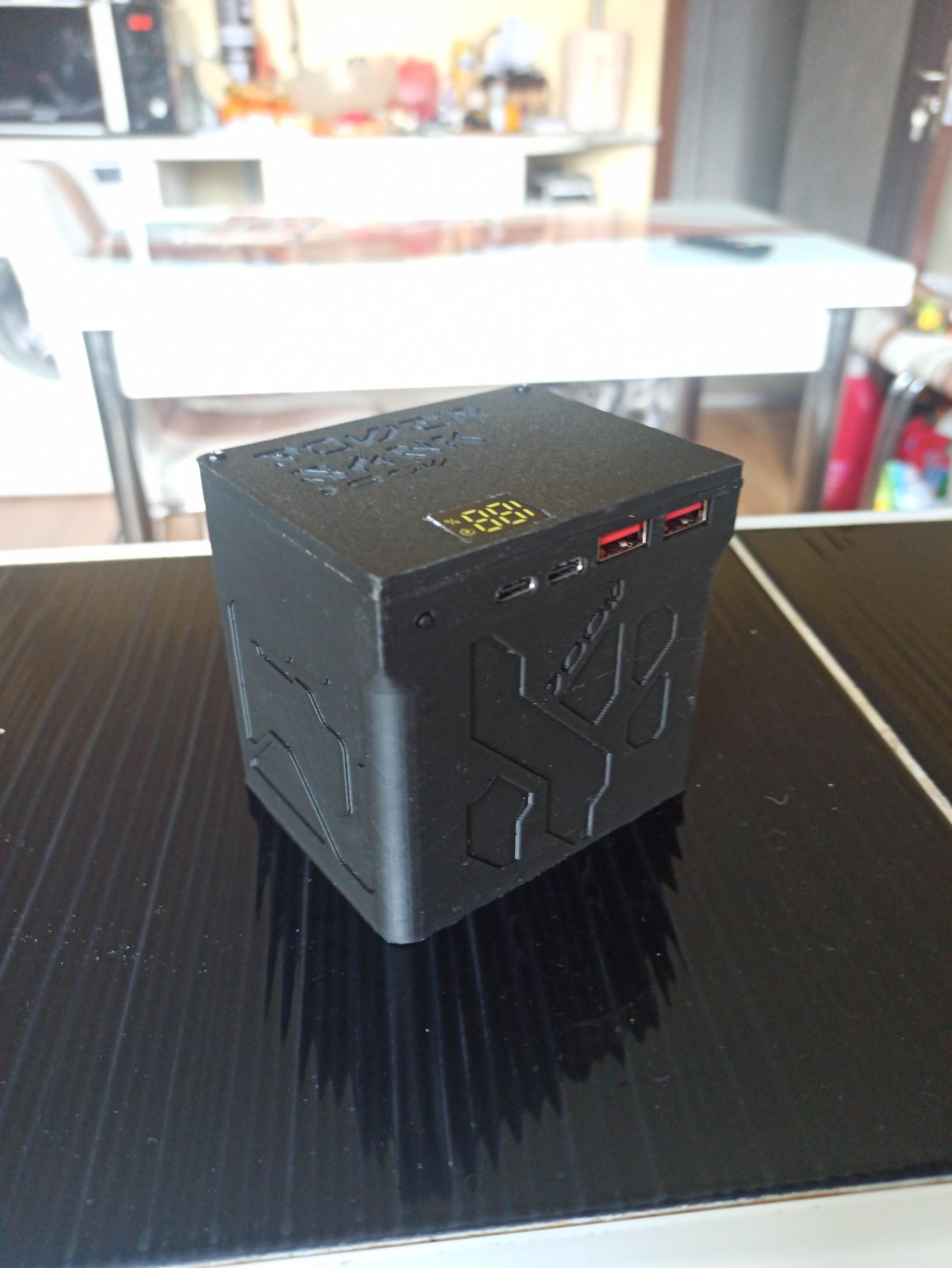 DIY 100W 130Wh 30,000mAh power bank project