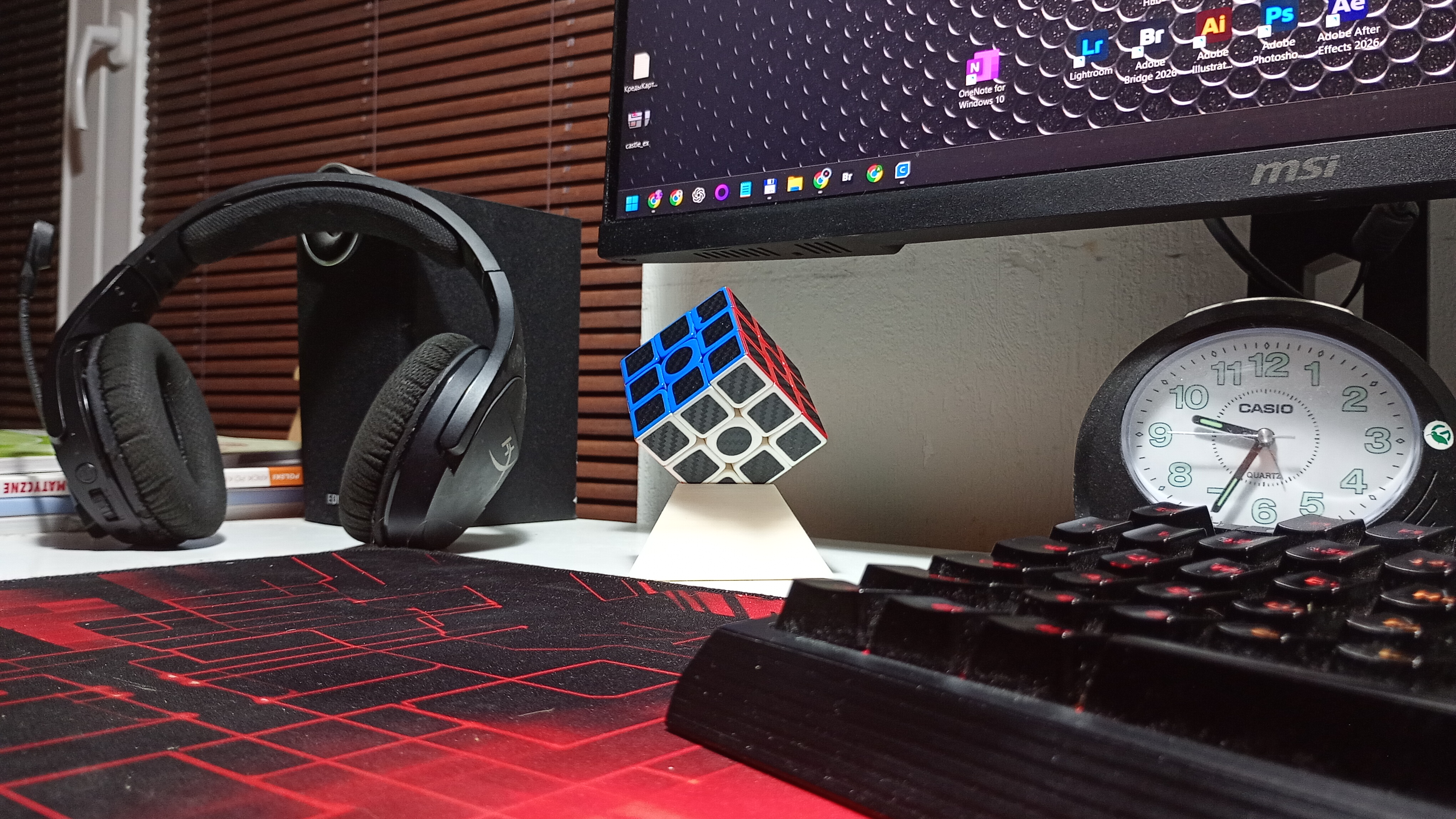 rubics cube stand — miniatura 2
