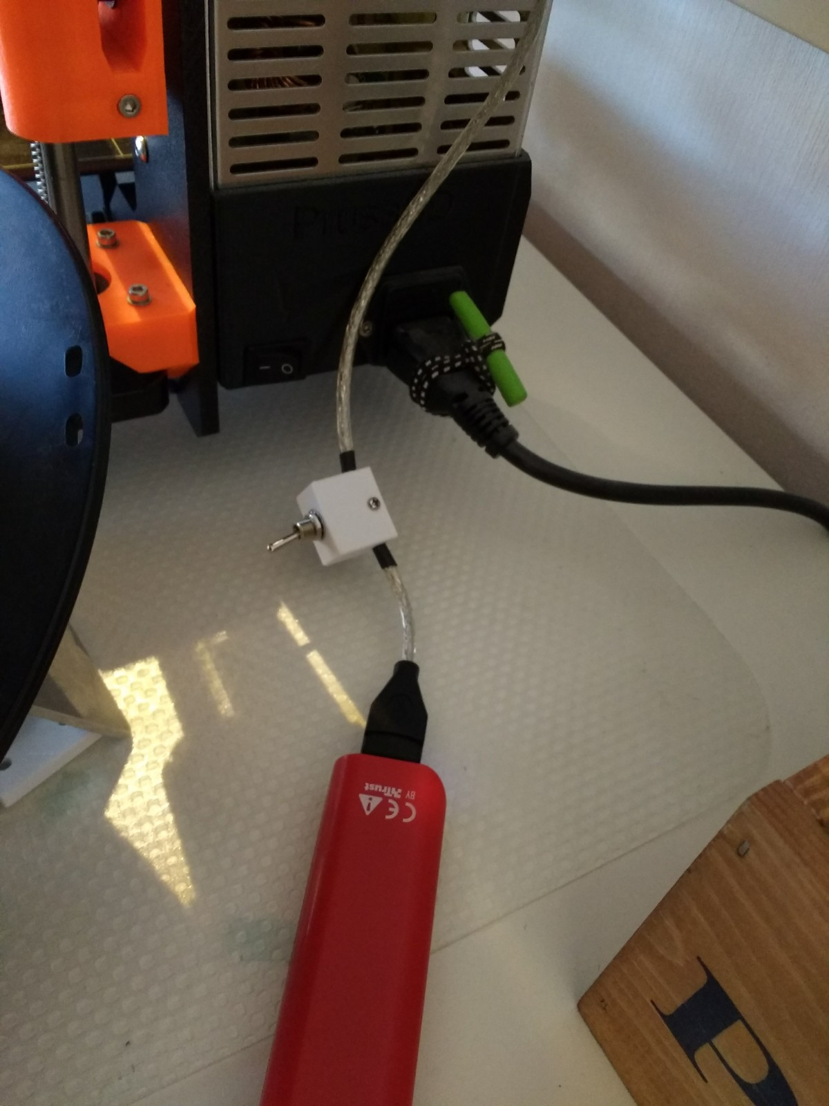 Miniatura 2 do modelo 3D Housing for small toggle switch