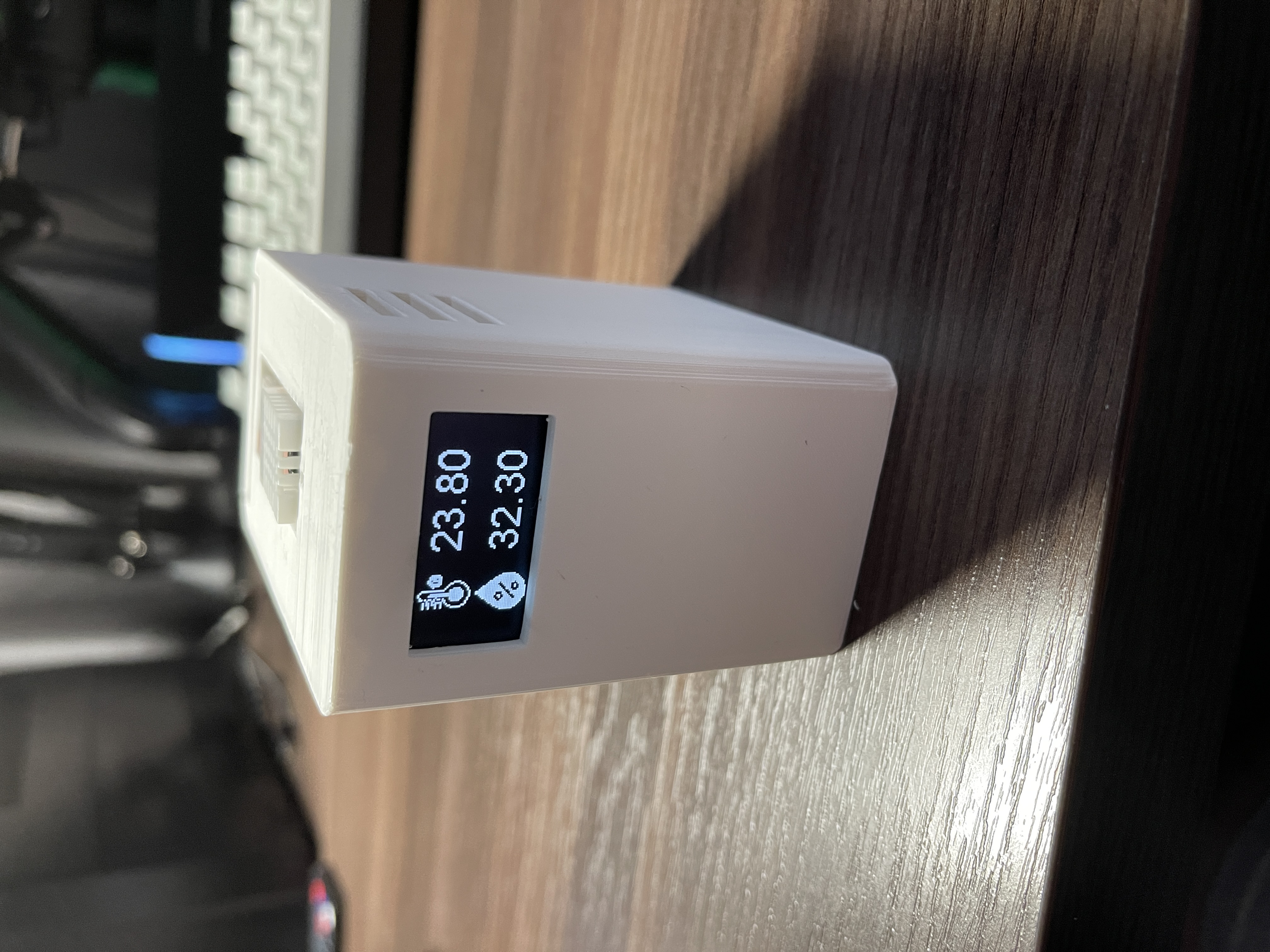 Weather Station - NODE MCU V3 (ESP8266), Waveshare DHT22 with OLED 1,3" Display case