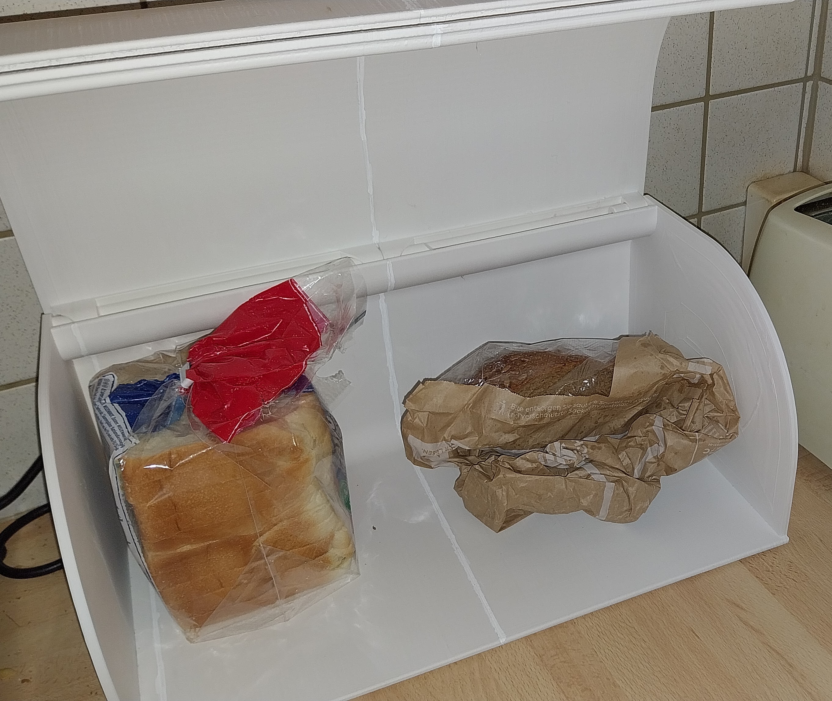 Breadbox — thumbnail 2