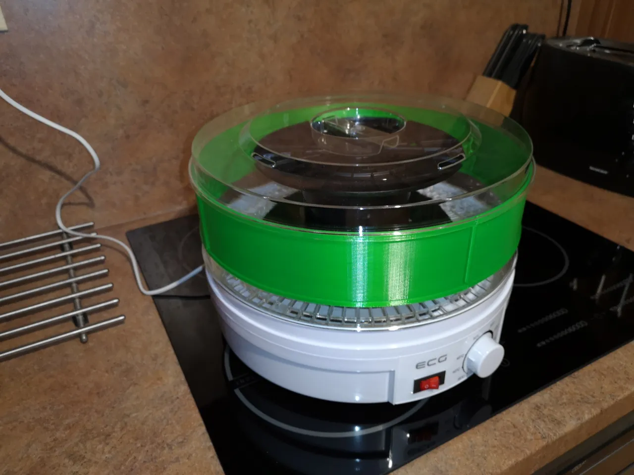 Filament dryer extension for food dehydrator by Petour