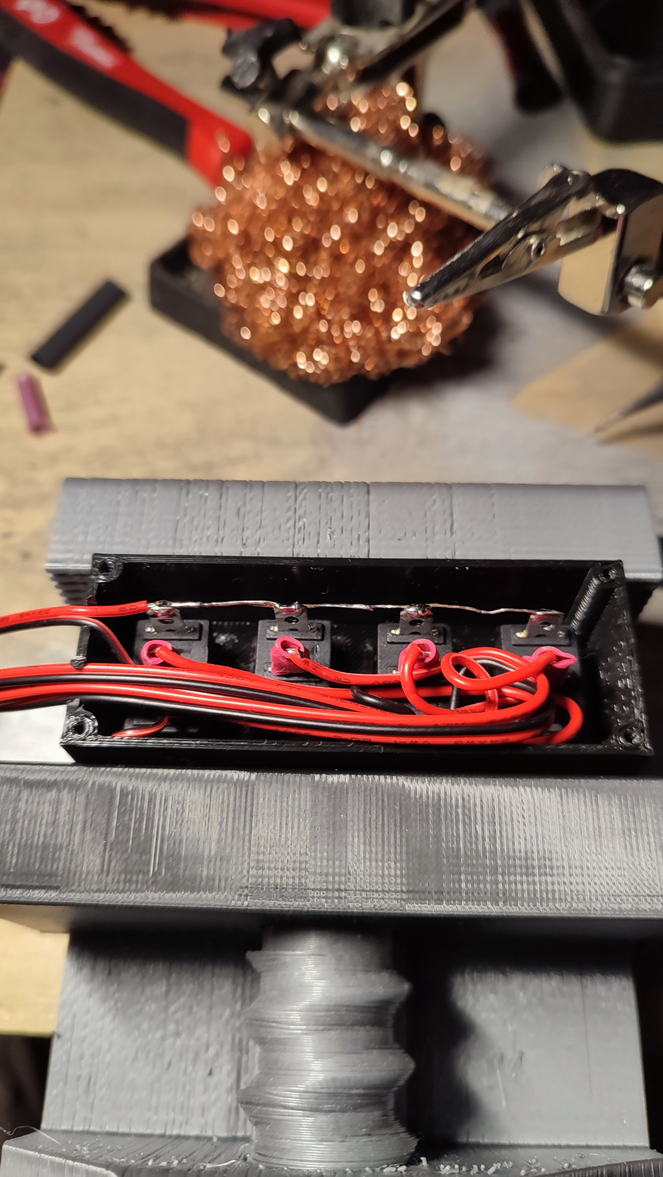 Box for eletric switch — miniatura 2