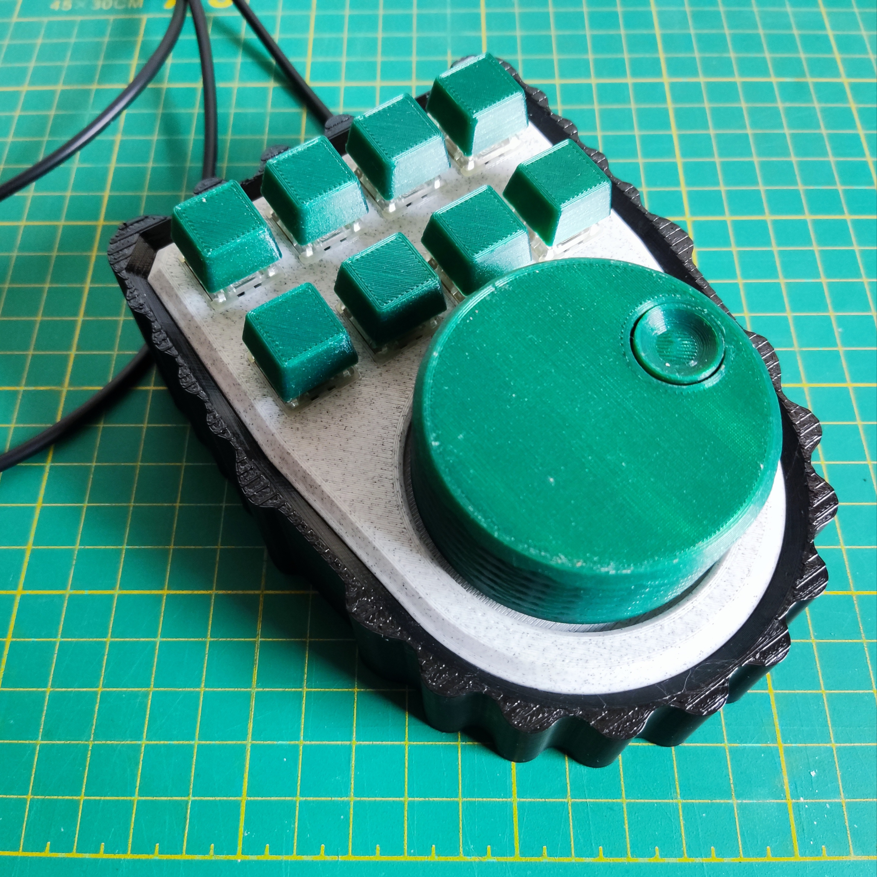 Protection bumper for macro keyboard