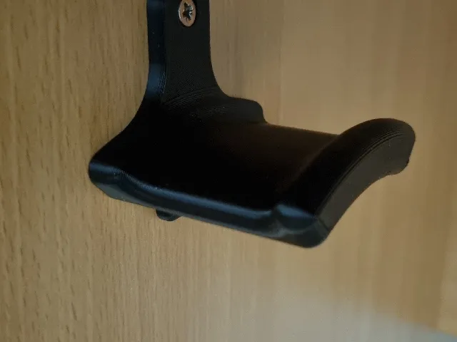 Wider headphone wall hanger