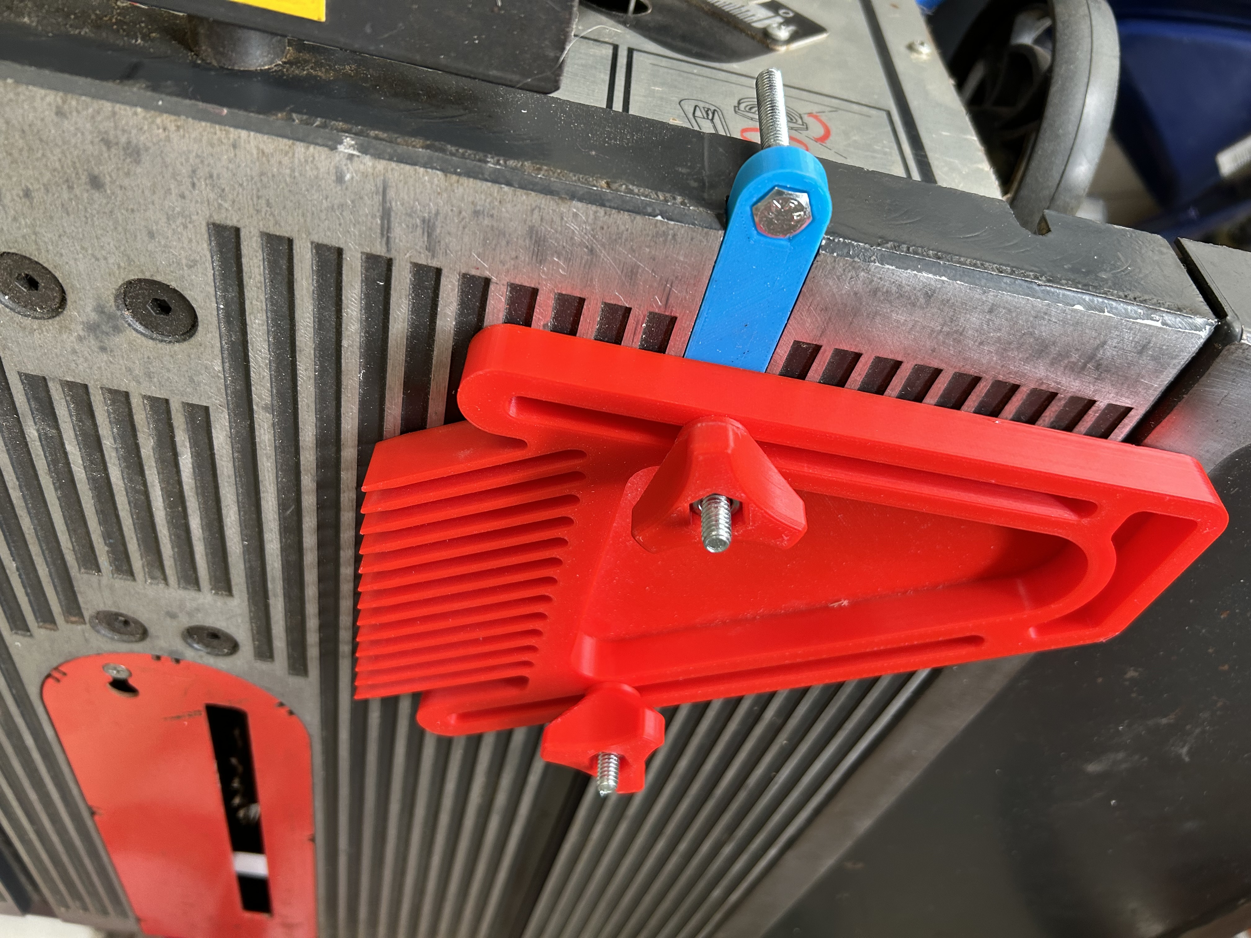 Featherboard Miter Bar for older Tablesaw