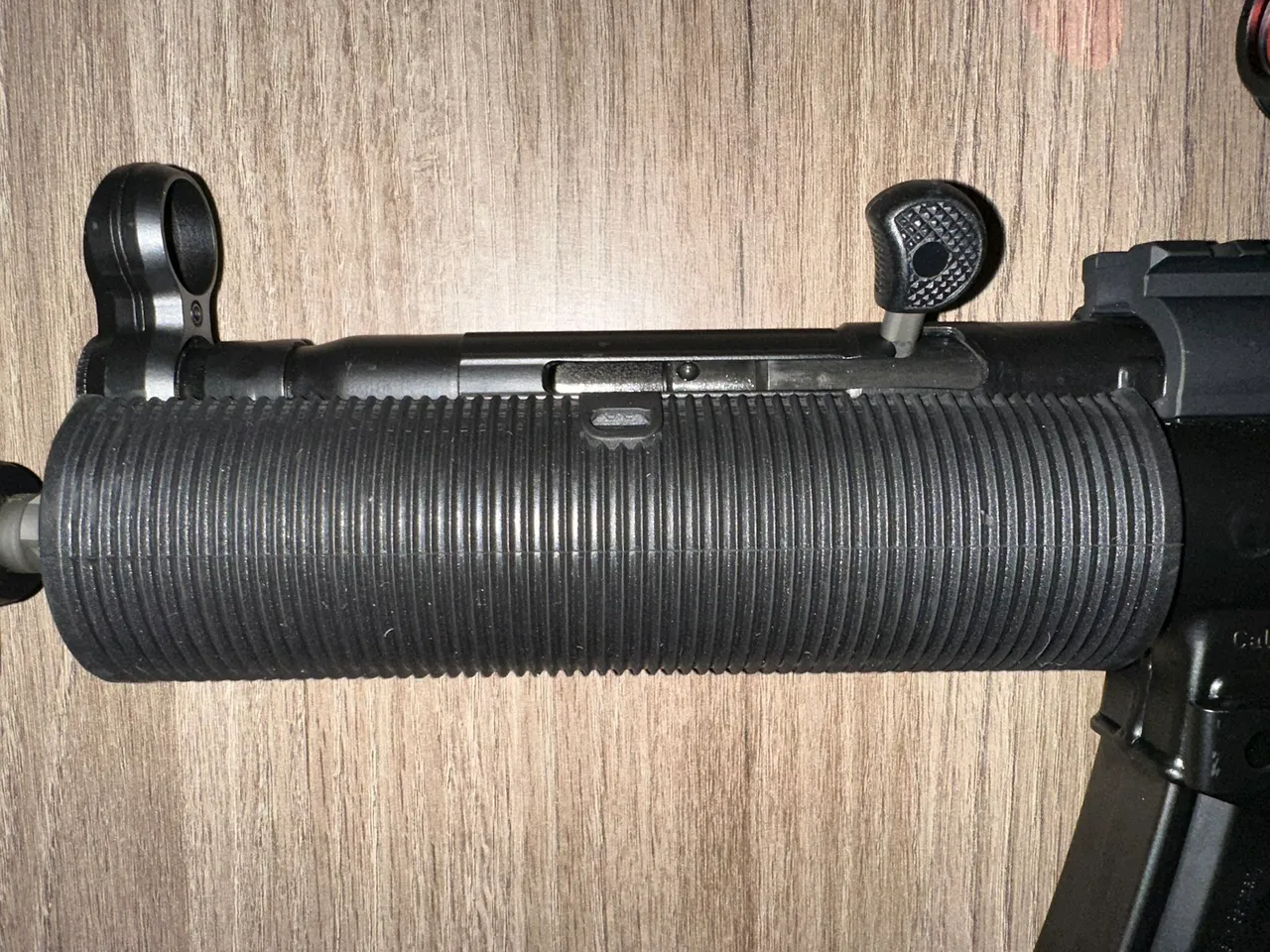 MP5-SD Shroud V4 (Optional Pic Rails & Tri-Lug Support) by c