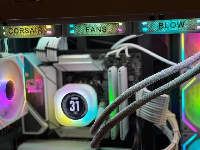 “CORSAIR FANS BLOW” RX fan side clips - 120mm