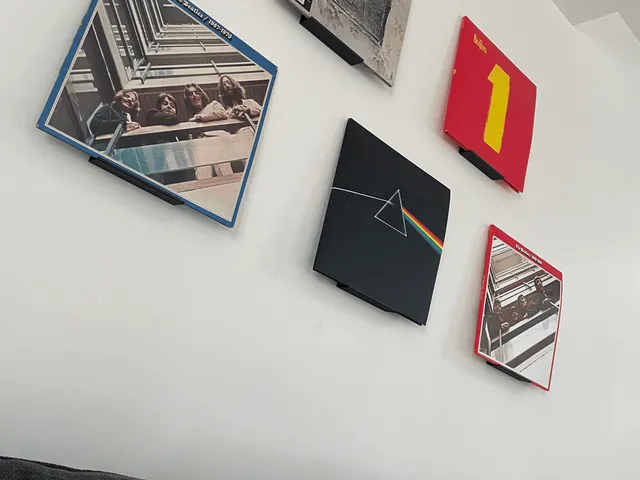 Vinyl wall stand