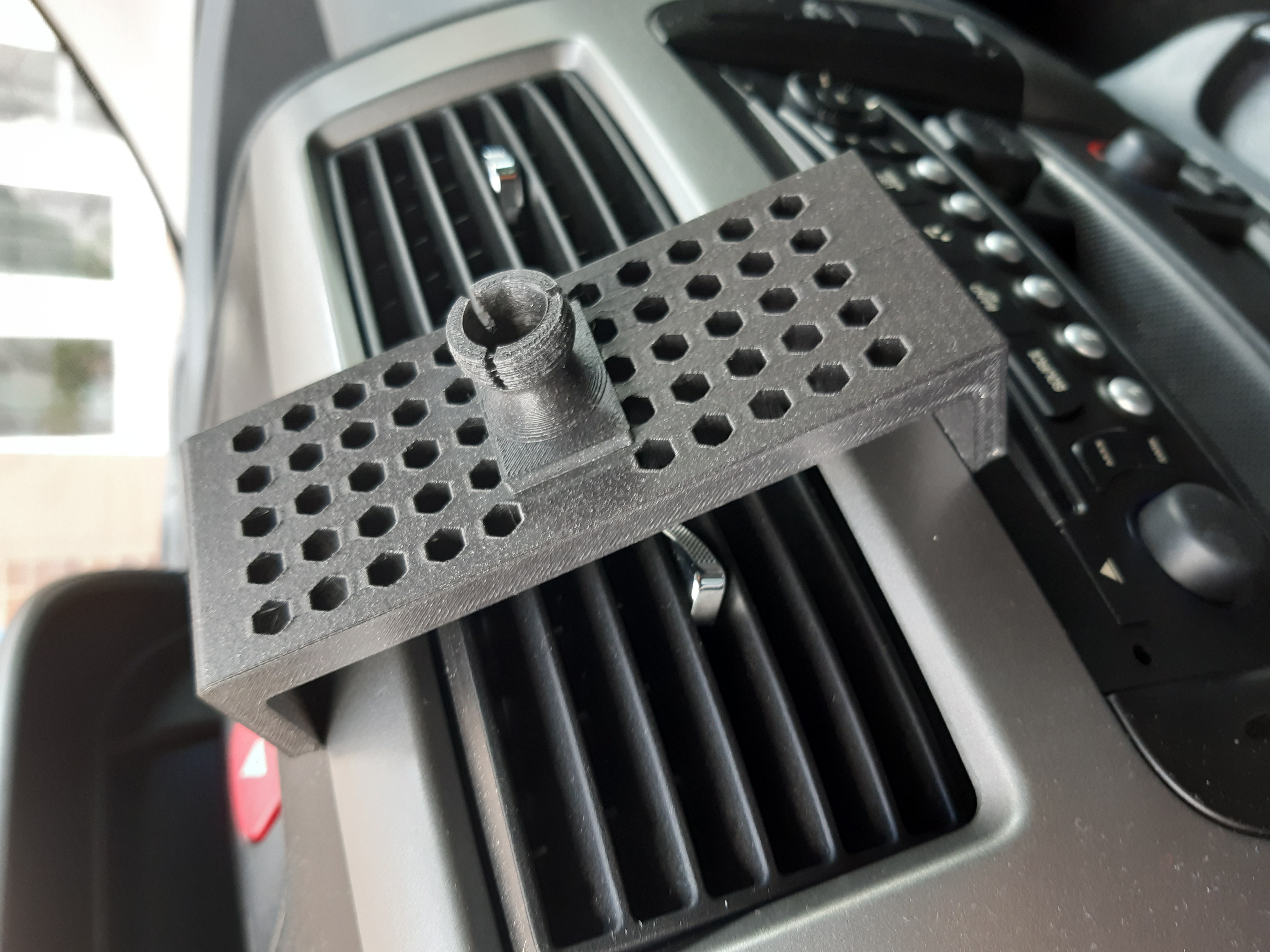 Heavy duty holder base plate for Citroen Jumpy II