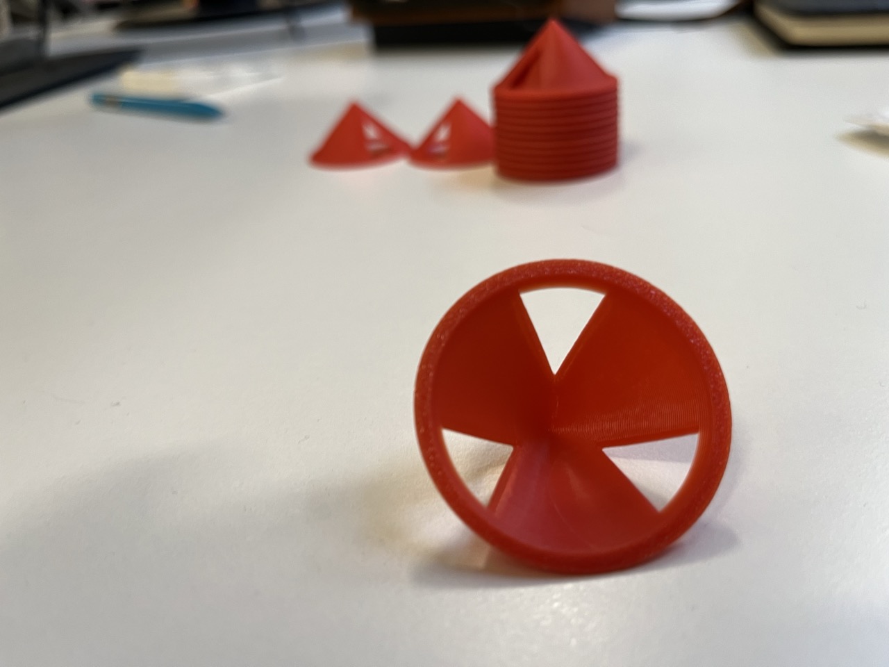 Miniatura 4 do modelo 3D Stackable paint cone