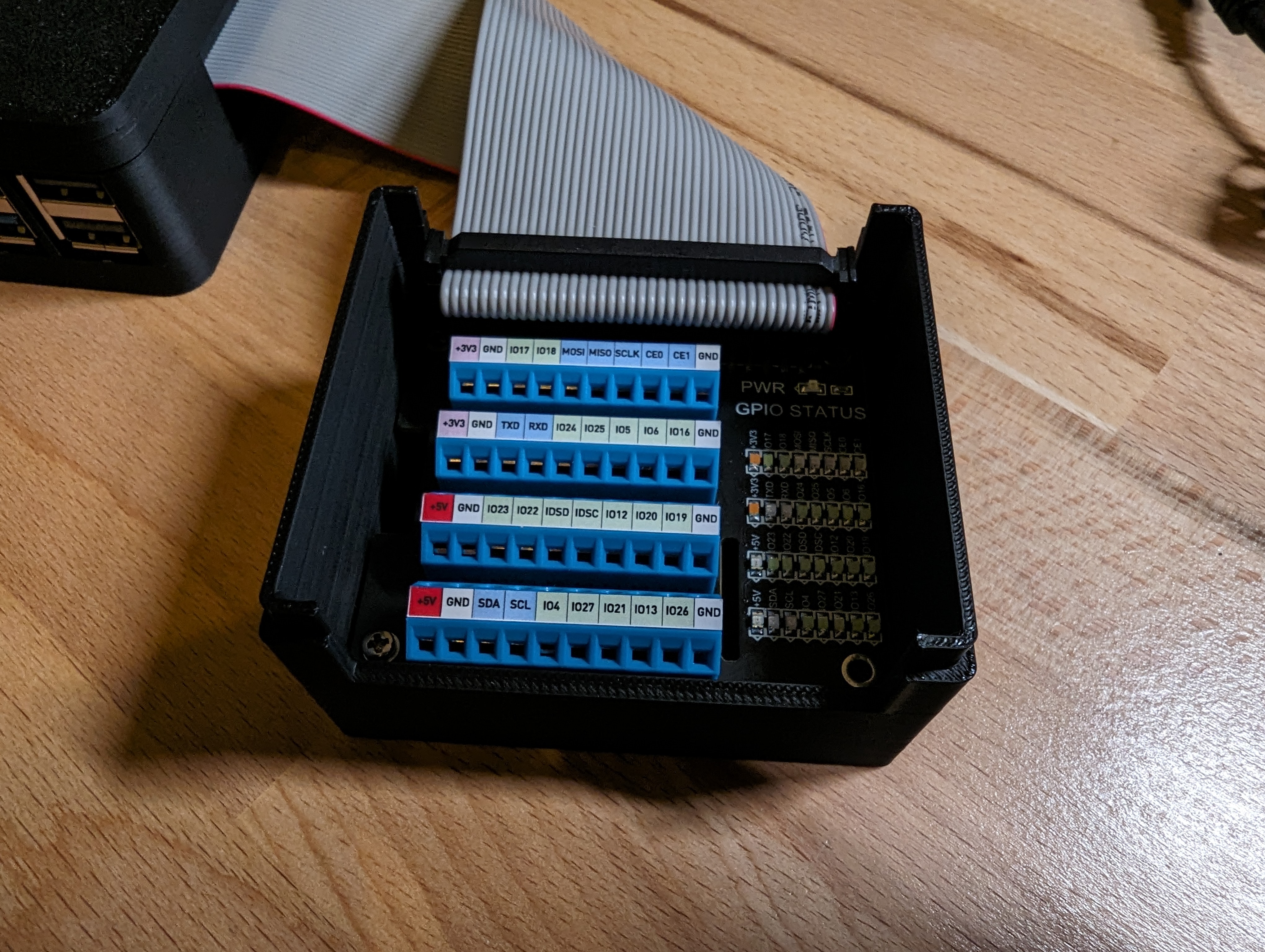 Case for Screw Terminal Hat which fits with Raspberry Pi