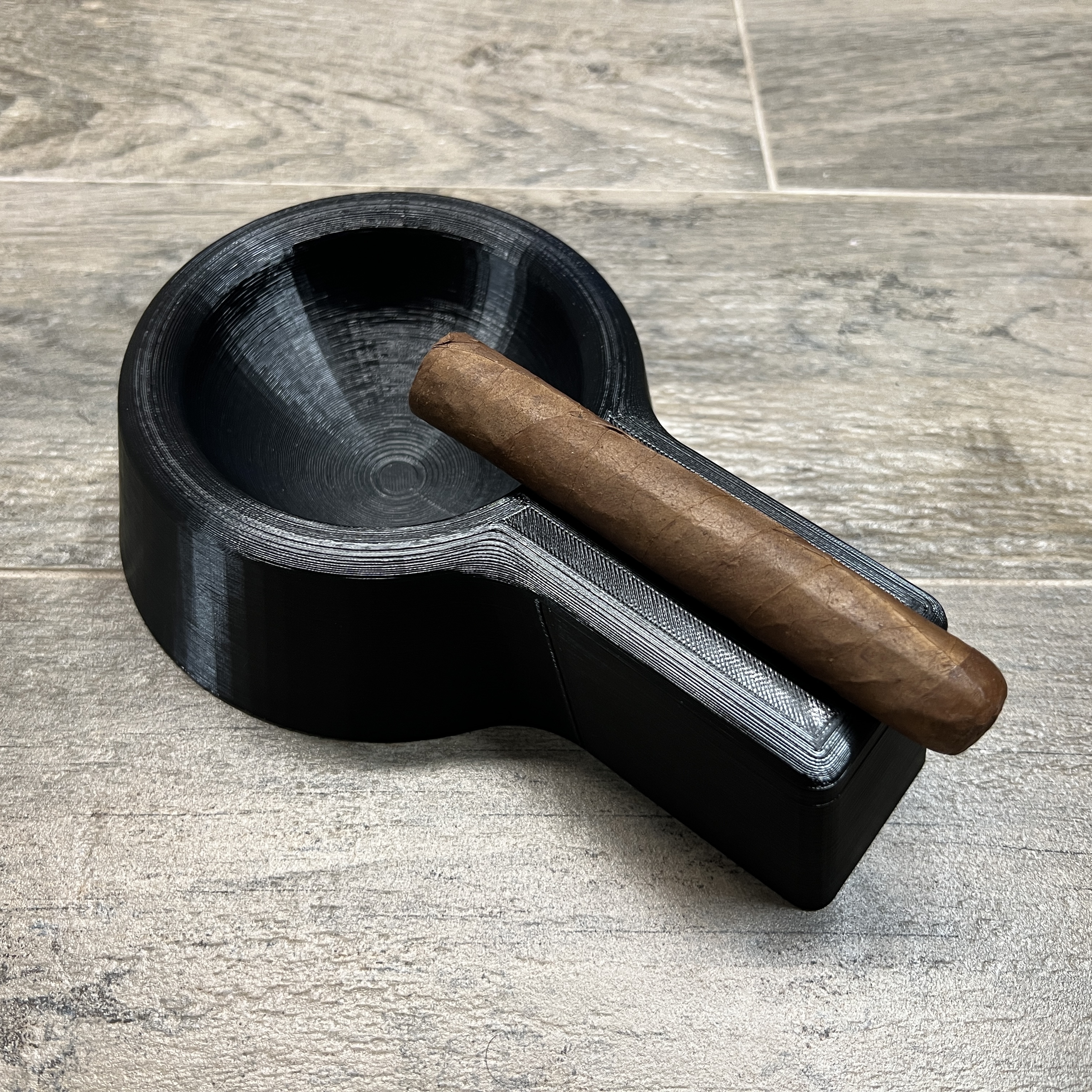 Miniatura 3 do modelo 3D Cigar Ash Tray