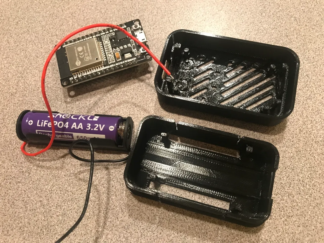 ESP32 DevKit V1 +Battery Case by bkgoodman