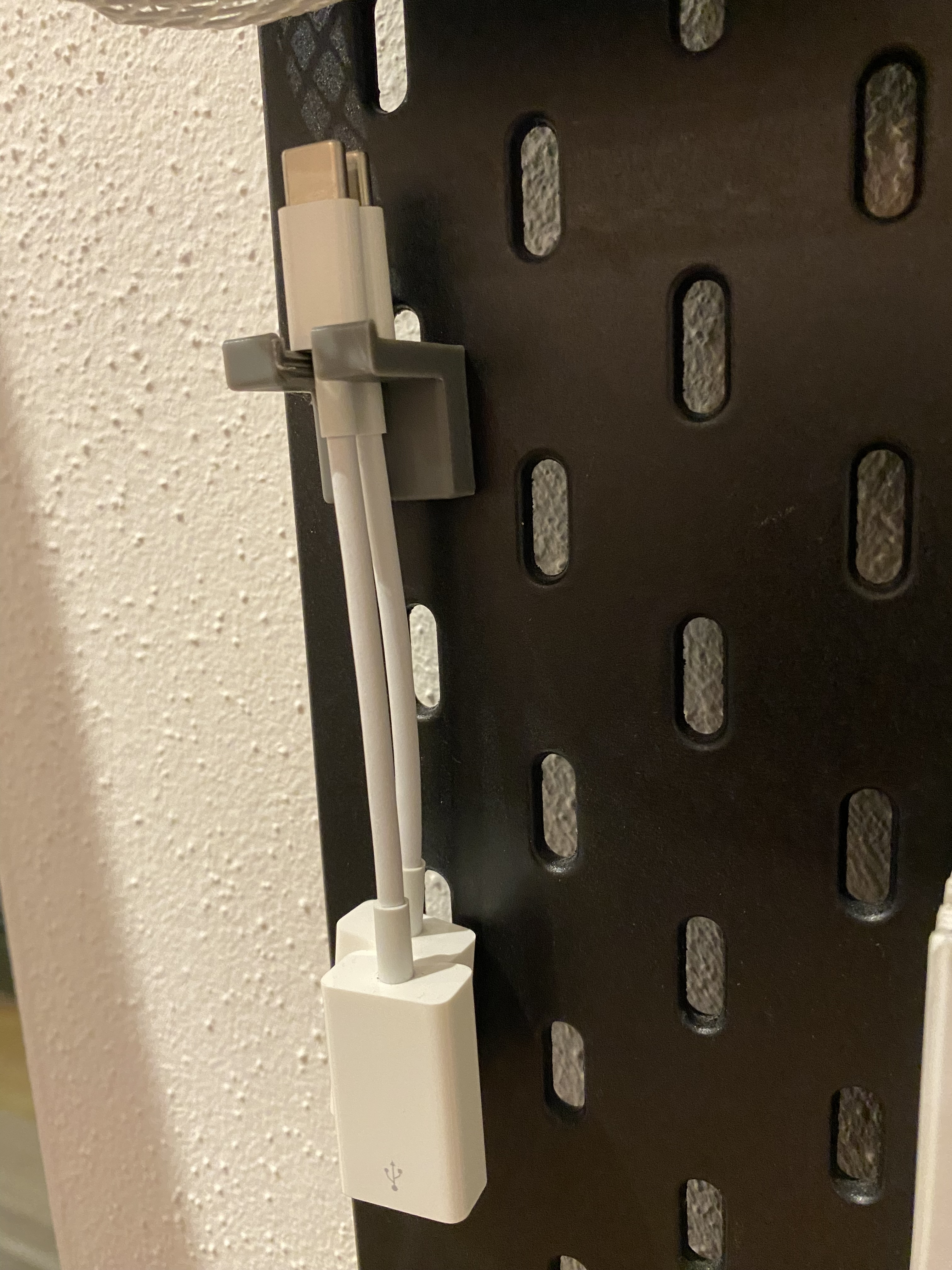 IKEA Skadis USB-C Adapter Apple