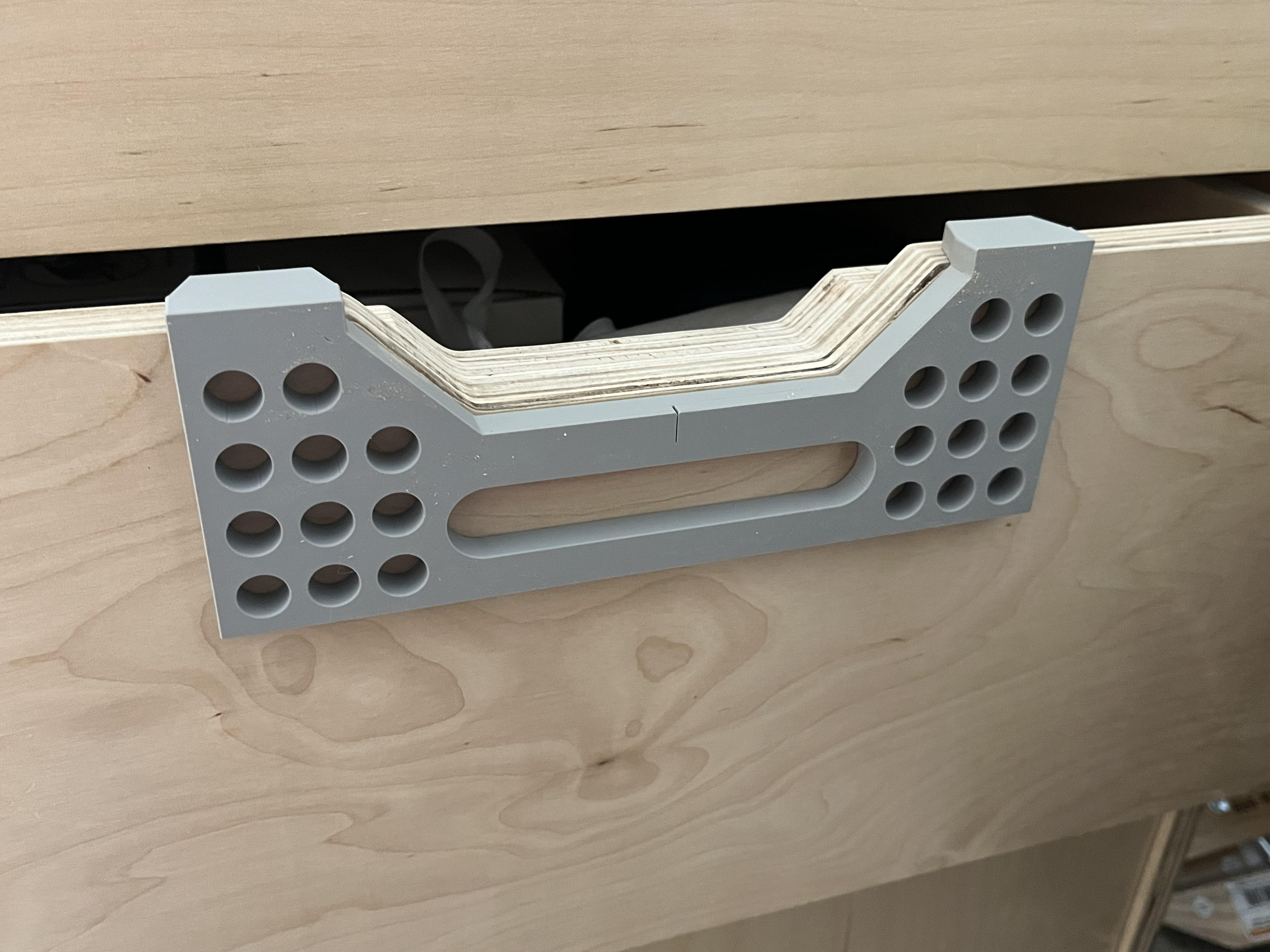 Drawer pull jig