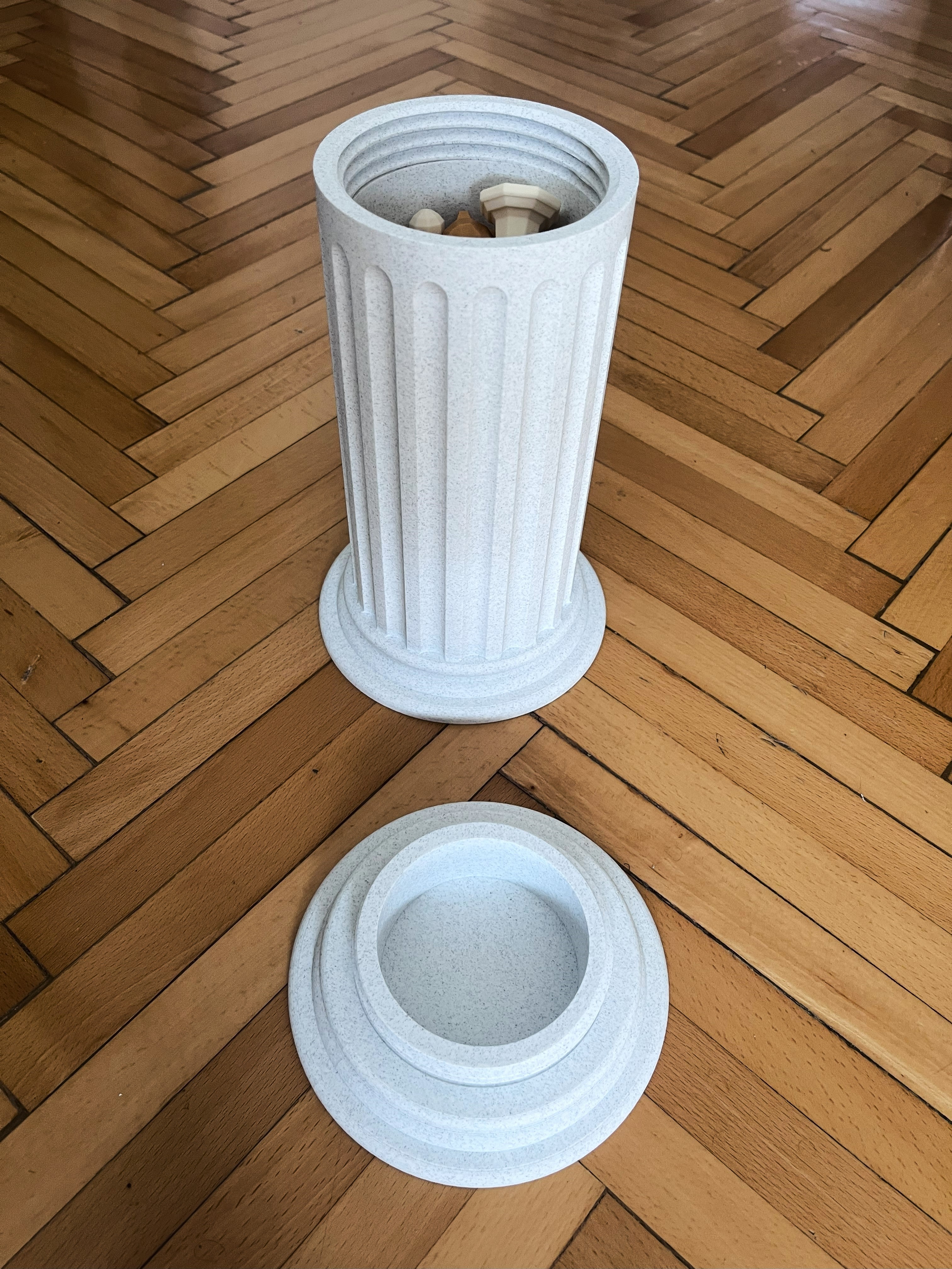 Miniatura 2 do modelo 3D Roman/Greek Column Container
